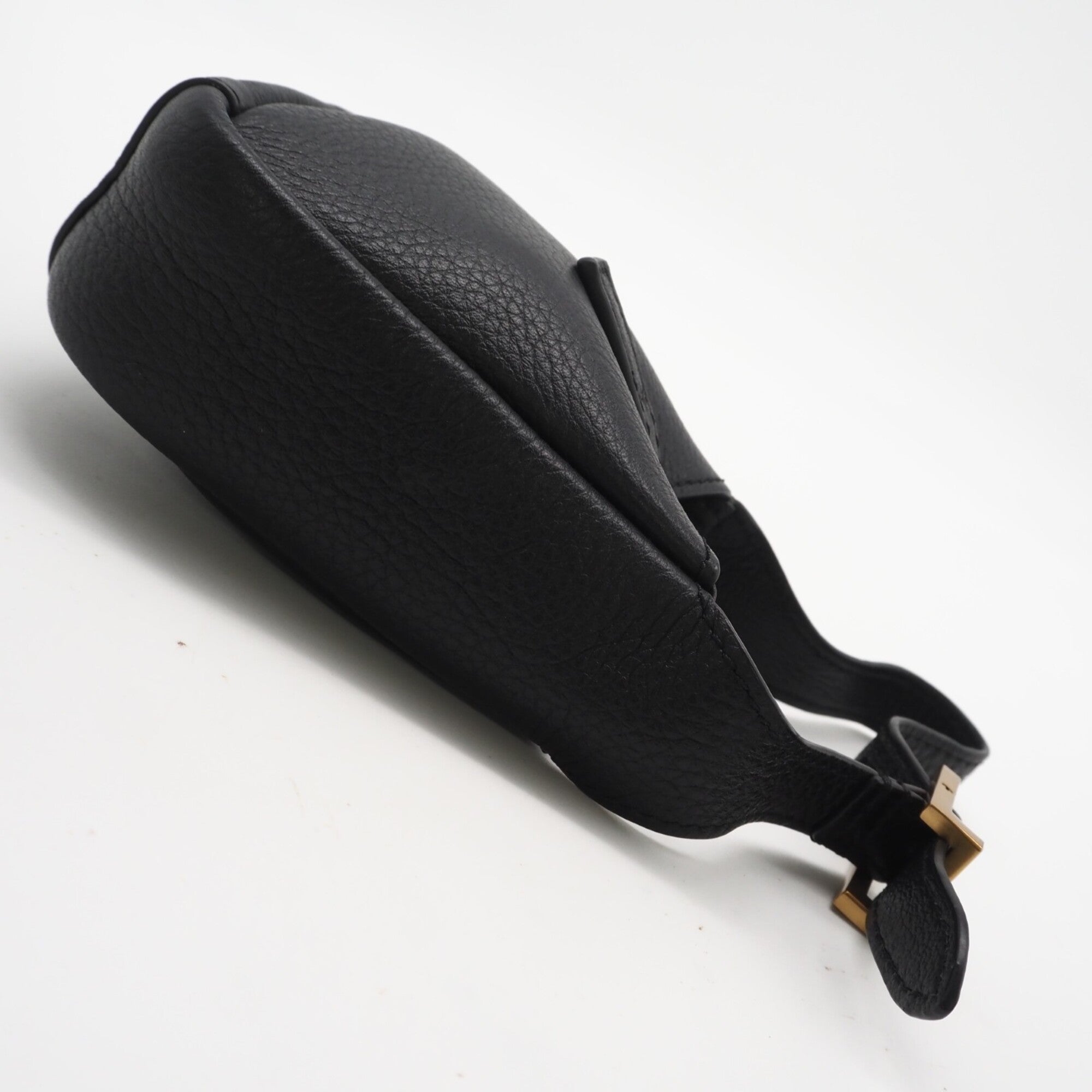 Yves Saint Laurent Black Leather Pouch (Pre-Owned)