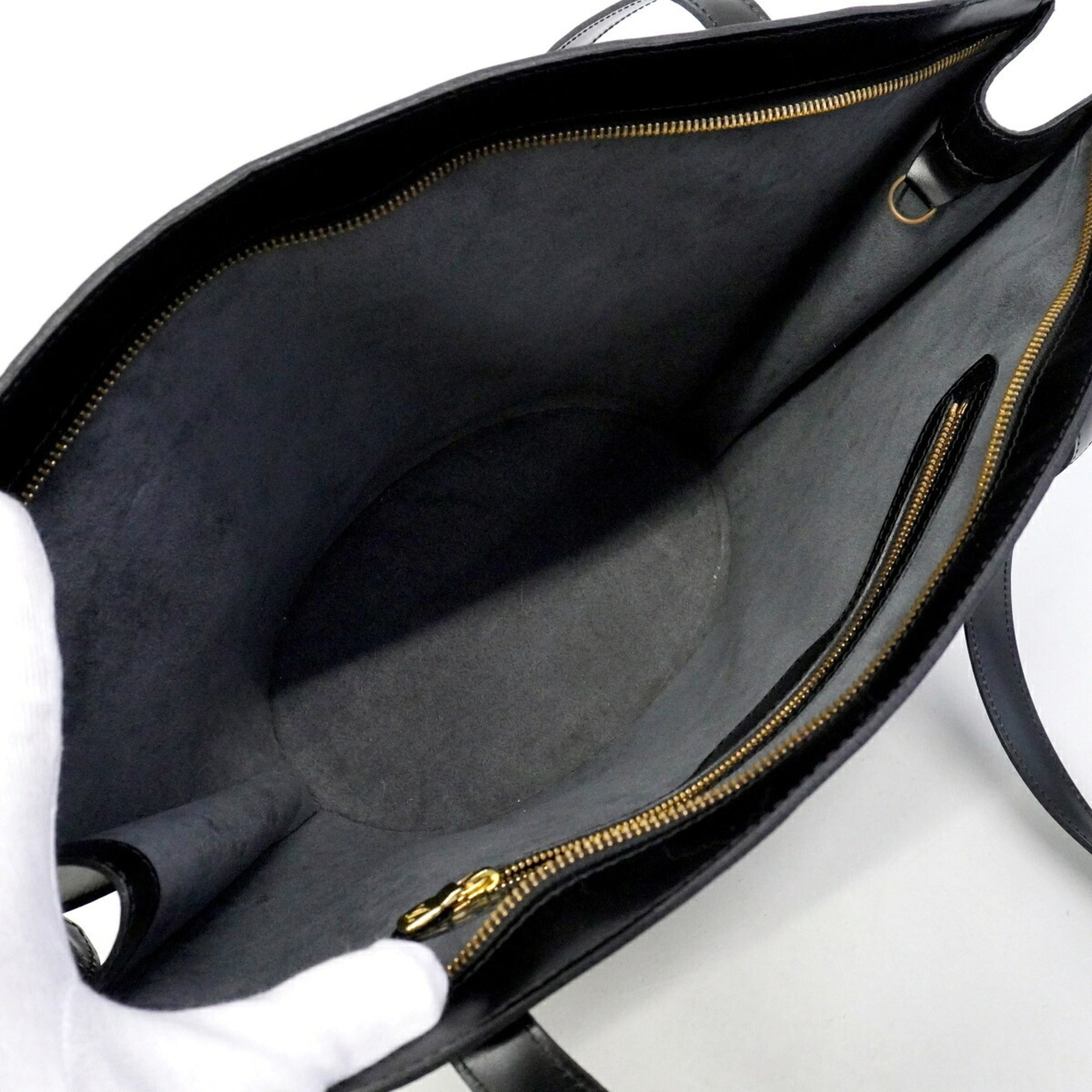 Louis Vuitton Noir Shoulder Bag (Pre-Owned)