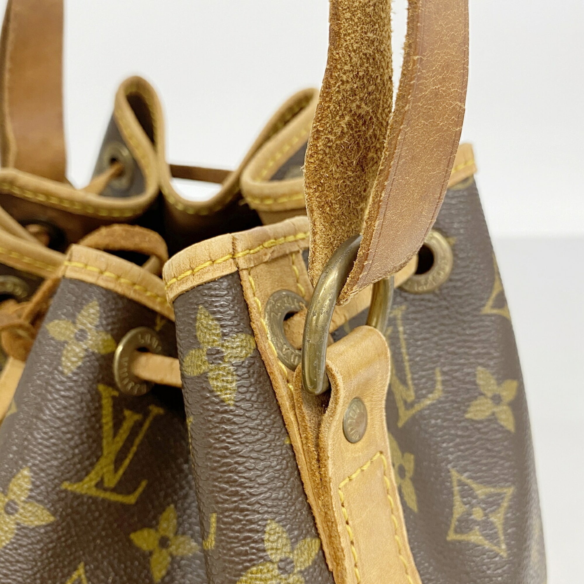 Louis Vuitton Brown Shoulder Bag (Pre-Owned)