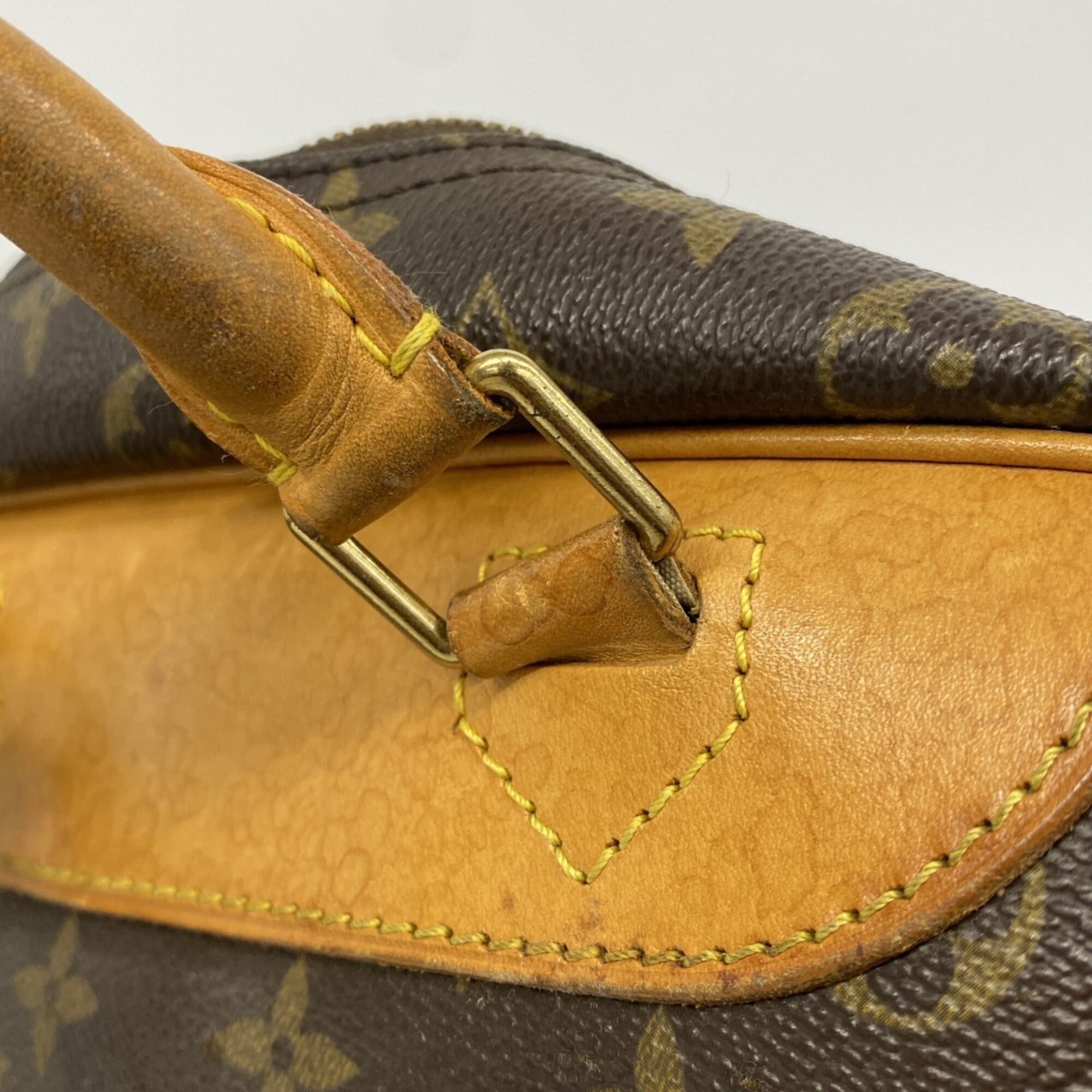 Louis Vuitton Brown Handbag (Pre-Owned)