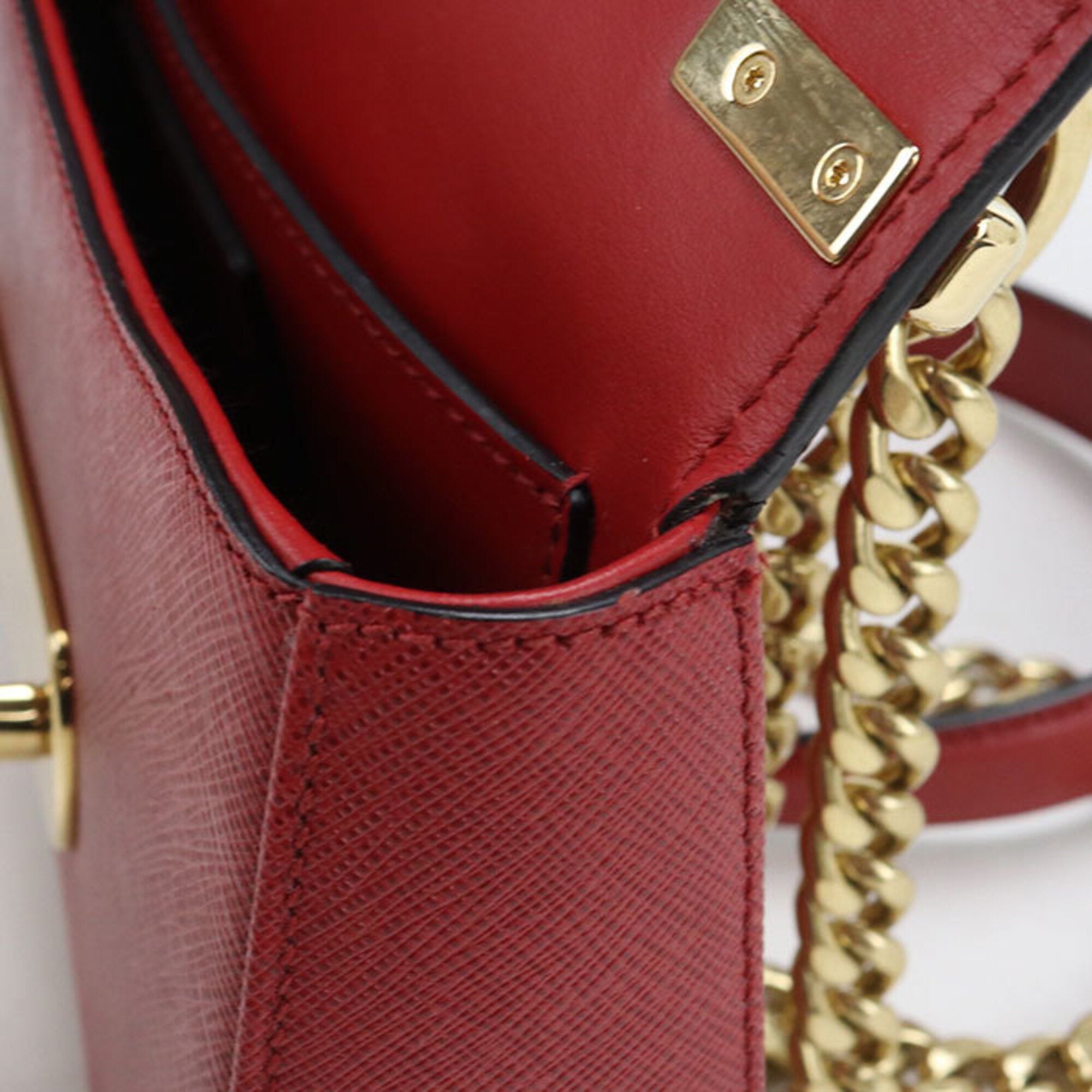 Prada Red Color Leather Shoulder Bag (Pre-Owned)