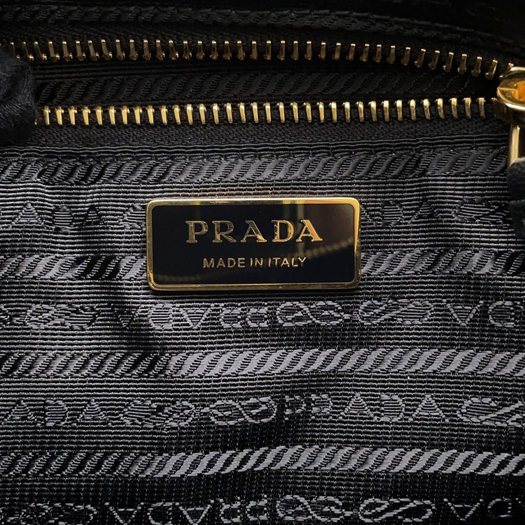 Prada Black Leather Handbag Shoulder Bag (Pre-Owned)