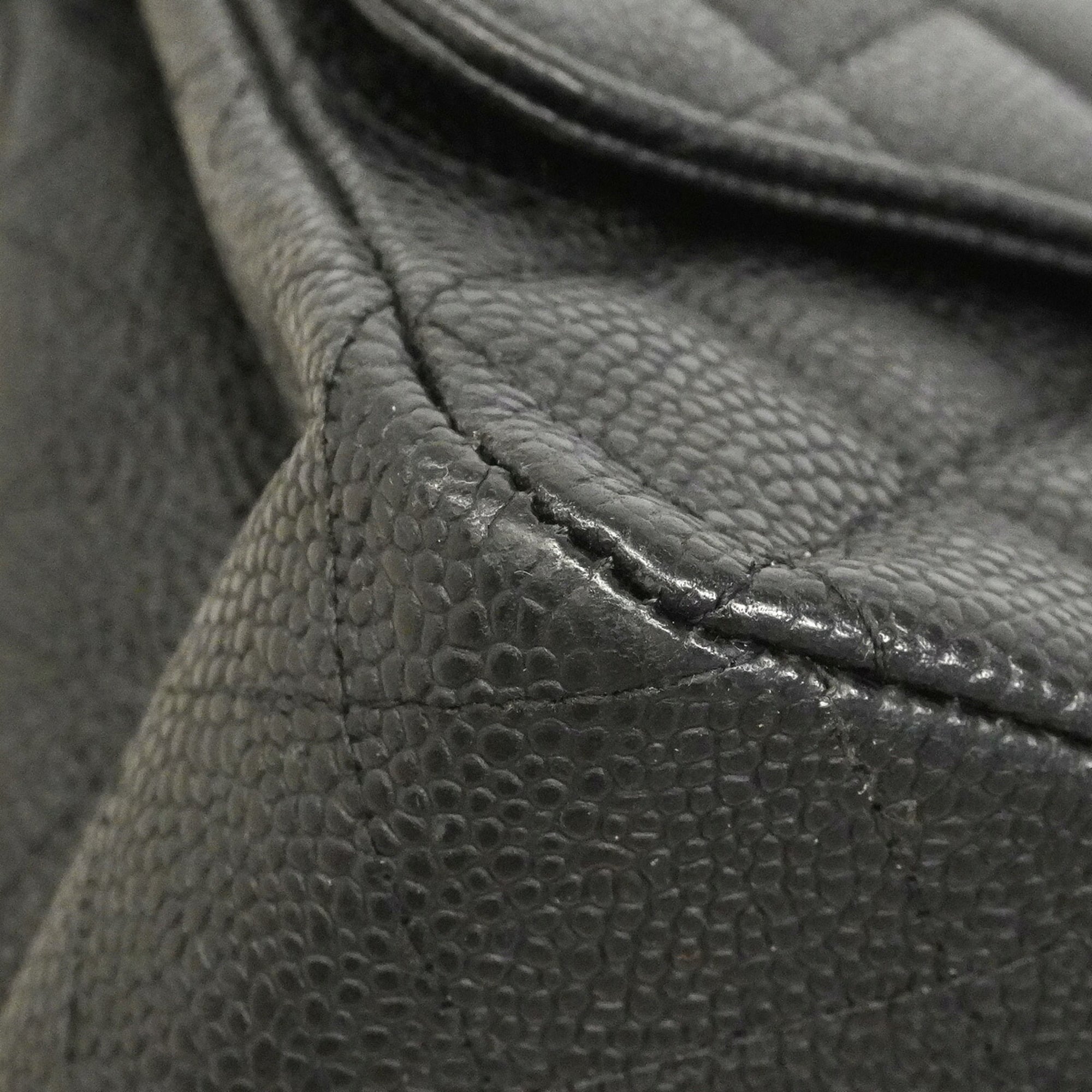 Chanel Black Grained Calfskin Shoulder Bag (Pre-Owned)
