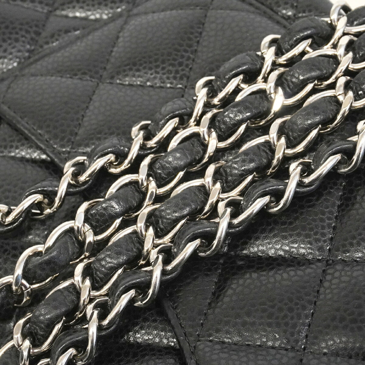 Chanel Black Grained Calfskin Shoulder Bag (Pre-Owned)