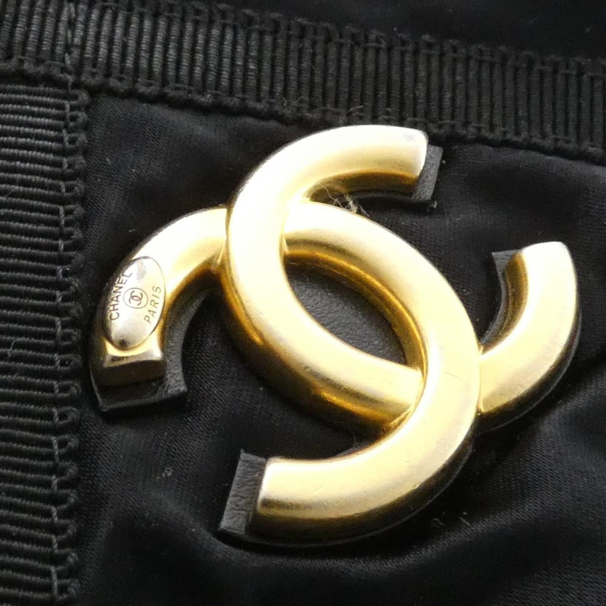 Chanel Black Nylon Handbag Pouch (Pre-Owned)