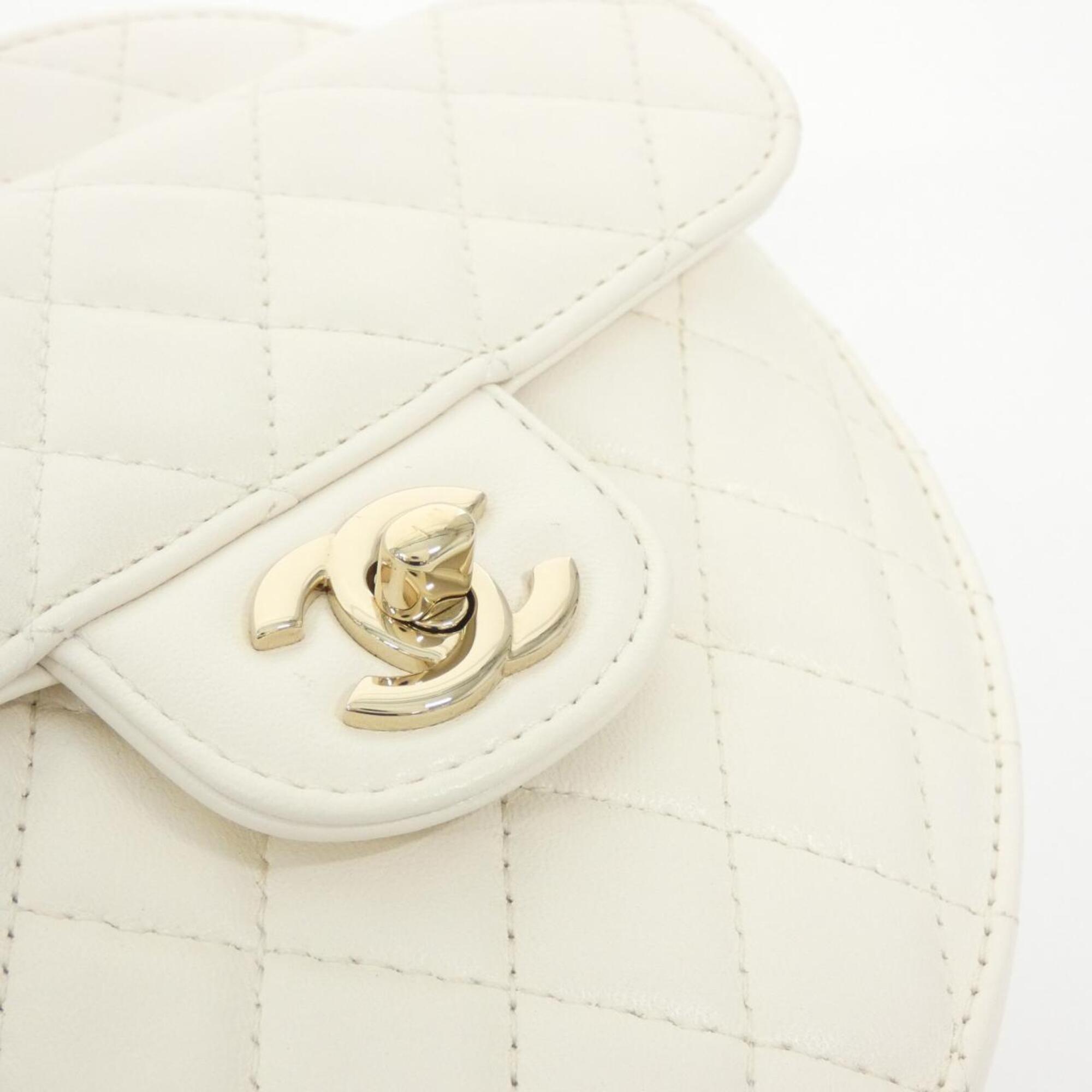 Chanel White Leather Shoulder Bag (Pre-Owned)