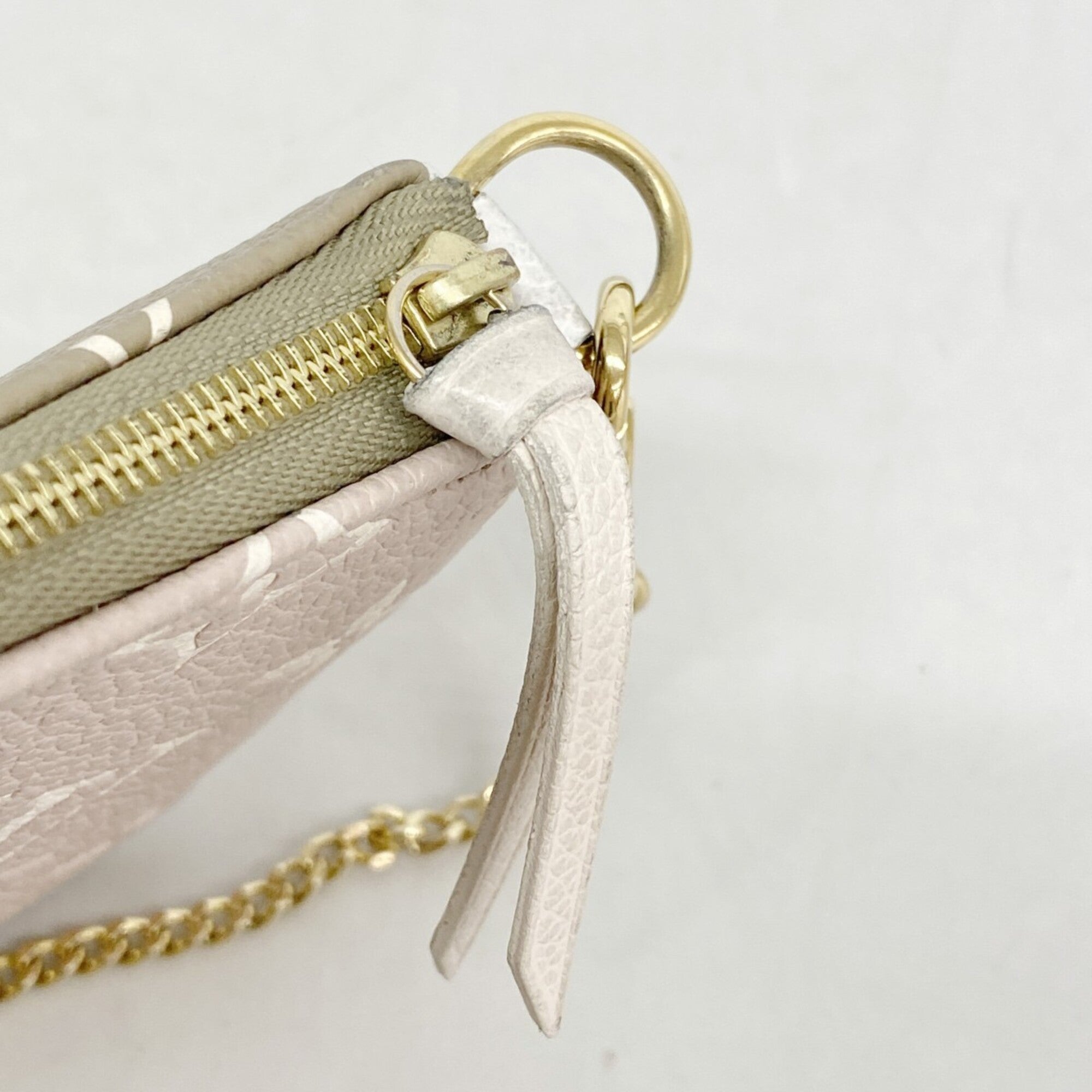 Louis Vuitton Beige Khaki Pouch (Pre-Owned)