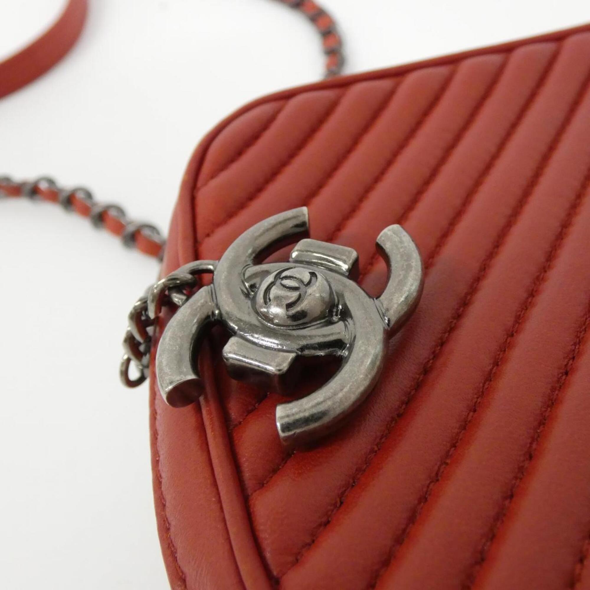 Chanel Red Color Leather Shoulder Bag (Pre-Owned)