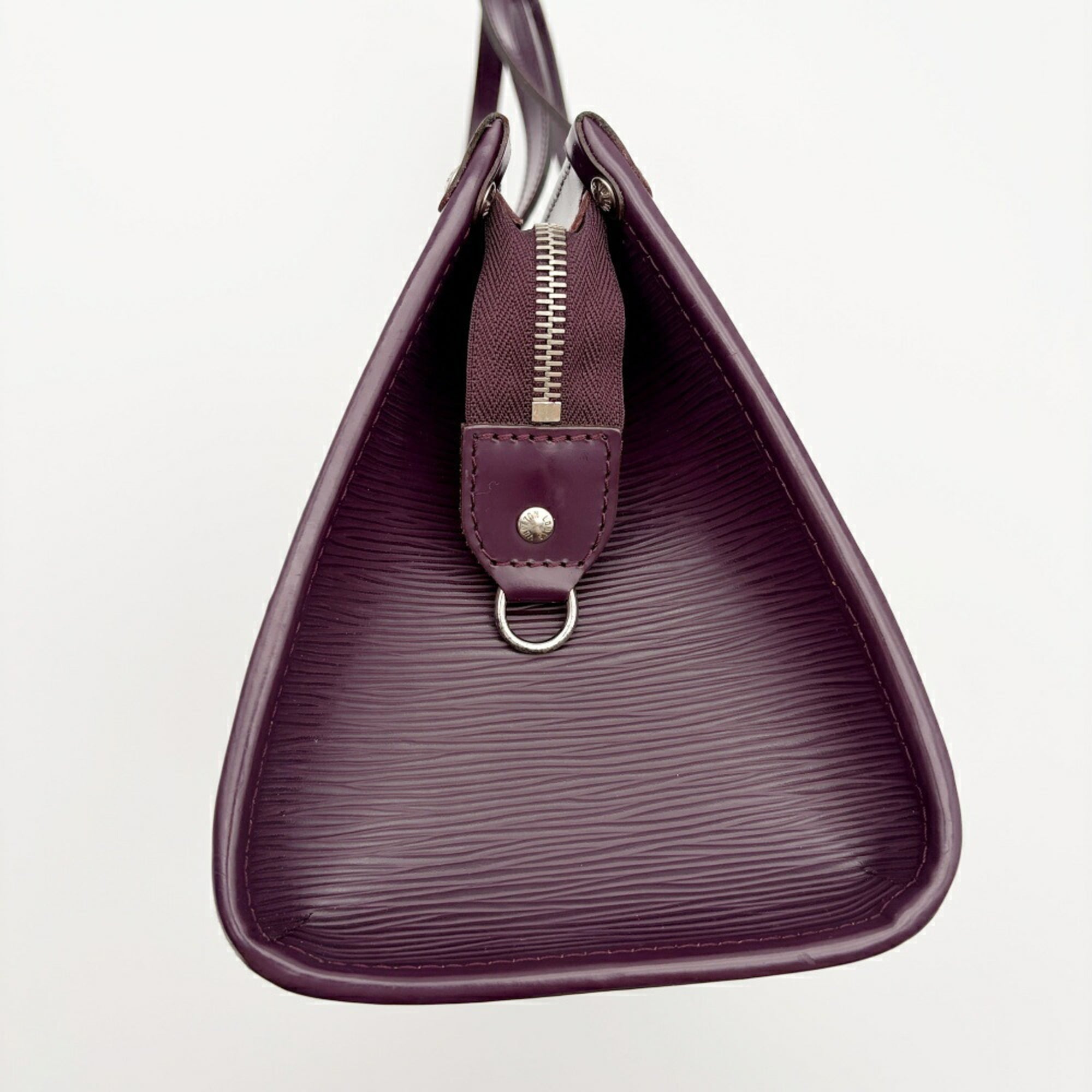 Louis Vuitton Cassis Purple Leather Shoulder Bag (Pre-Owned)