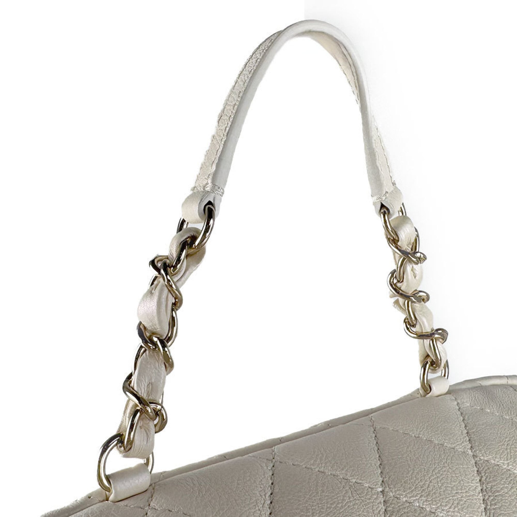 Chanel Ivory Leather Fanny Pack Shoulder Bag (Pre-Owned)