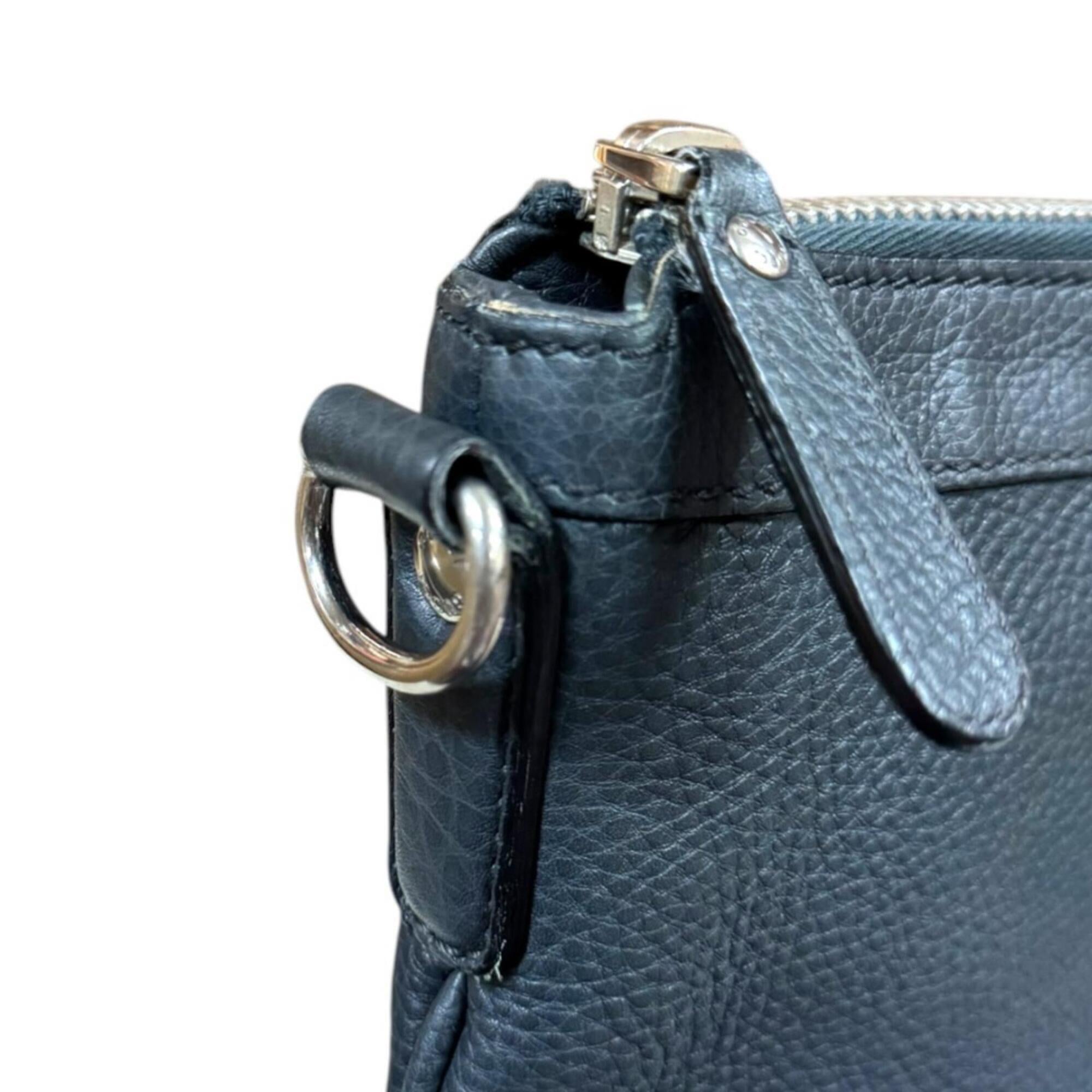 Gucci Gray Leather Shoulder Bag (Pre-Owned)