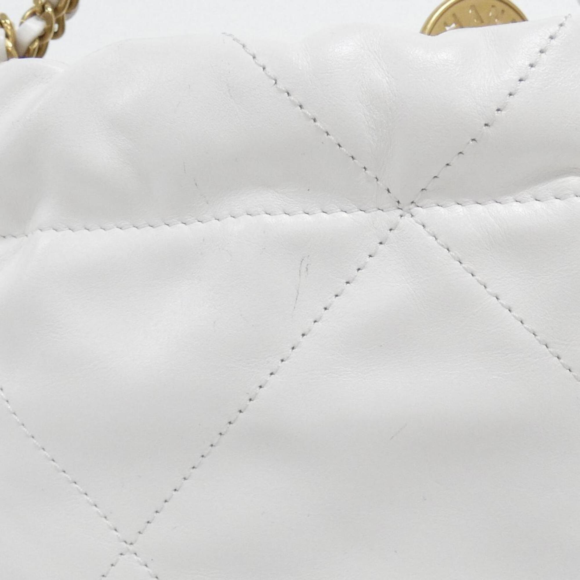 Chanel White Leather Handbag (Pre-Owned)