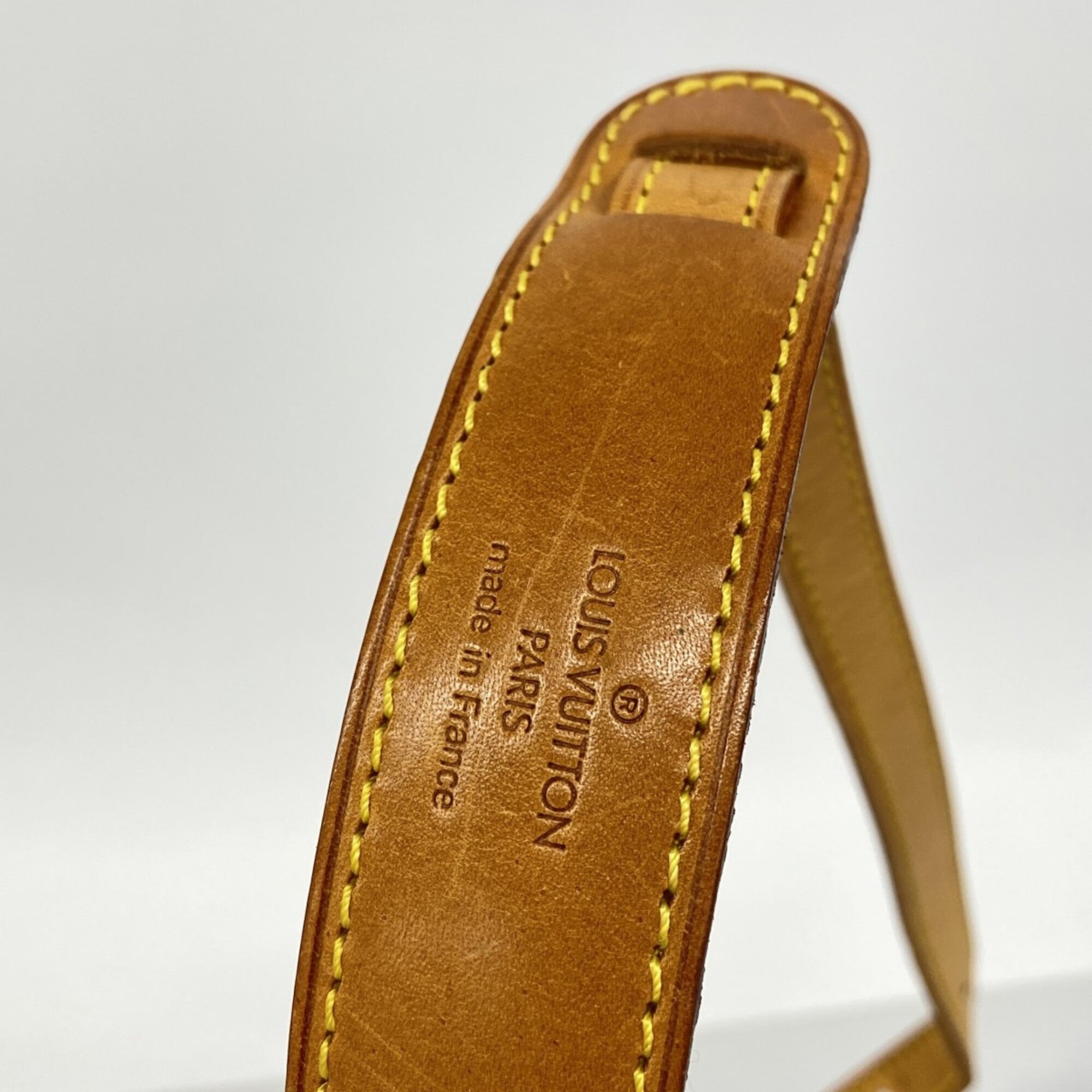 Louis Vuitton Brown Shoulder Bag (Pre-Owned)