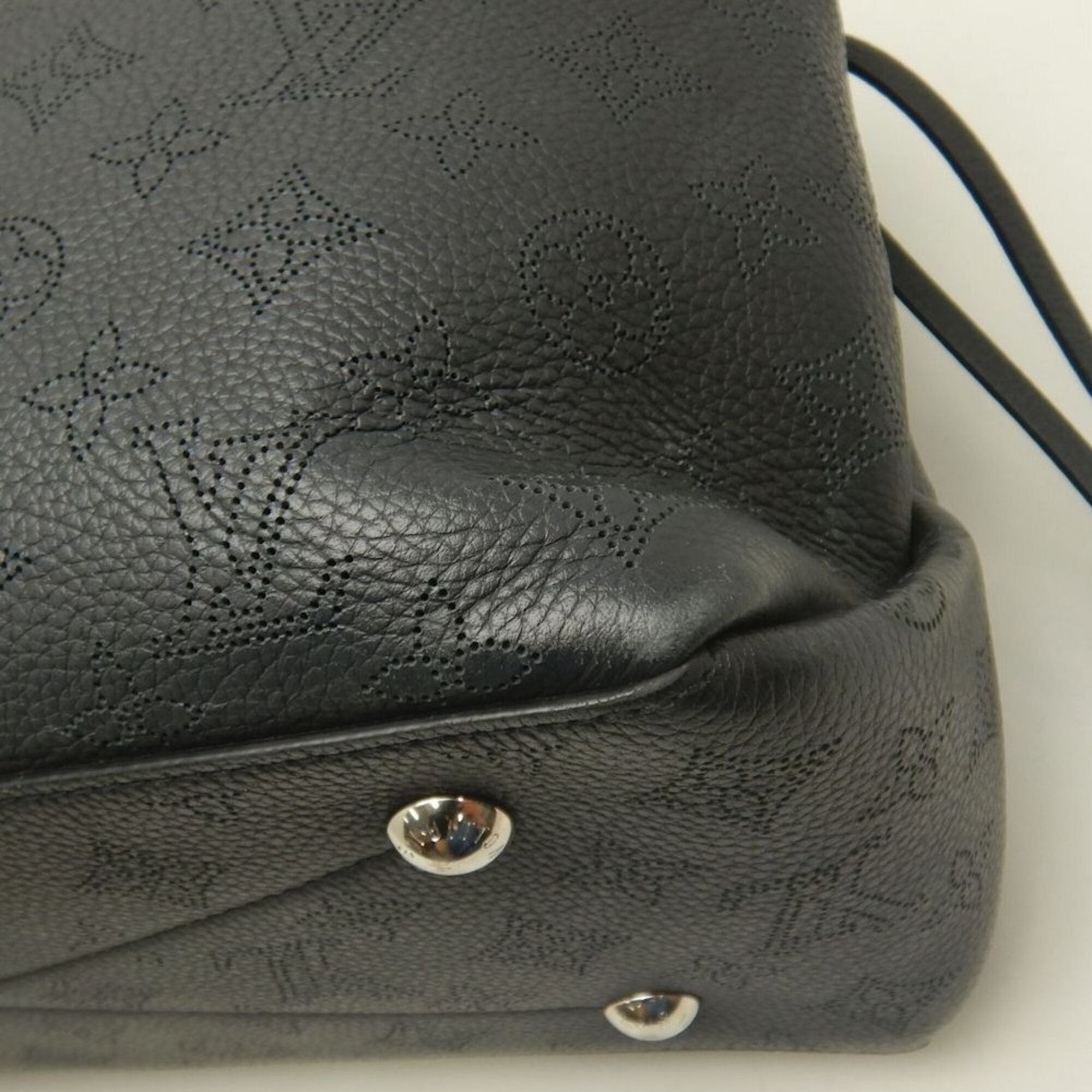 Louis Vuitton Mahina Noir Mahina Leather Tote Bag (Pre-Owned)