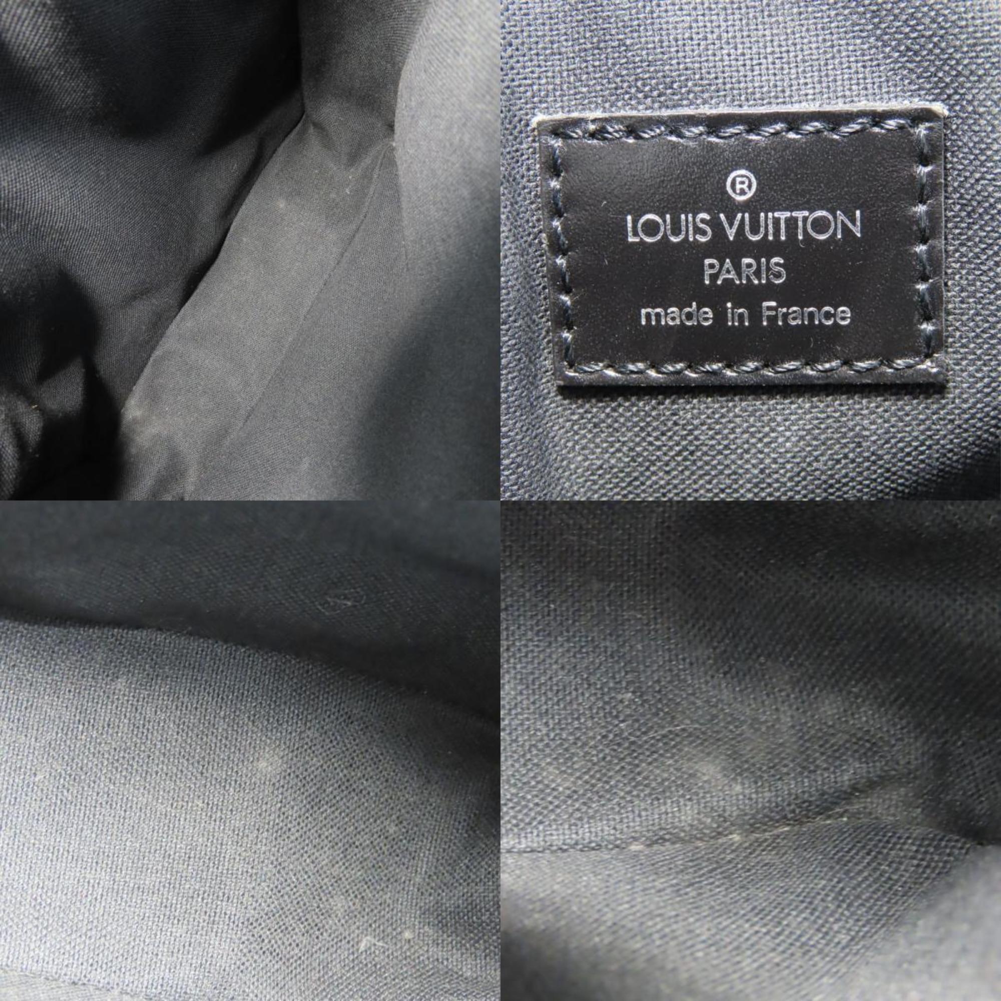 Louis Vuitton Ardoise Moss Green Taiga Leather Shoulder Bag (Pre-Owned)