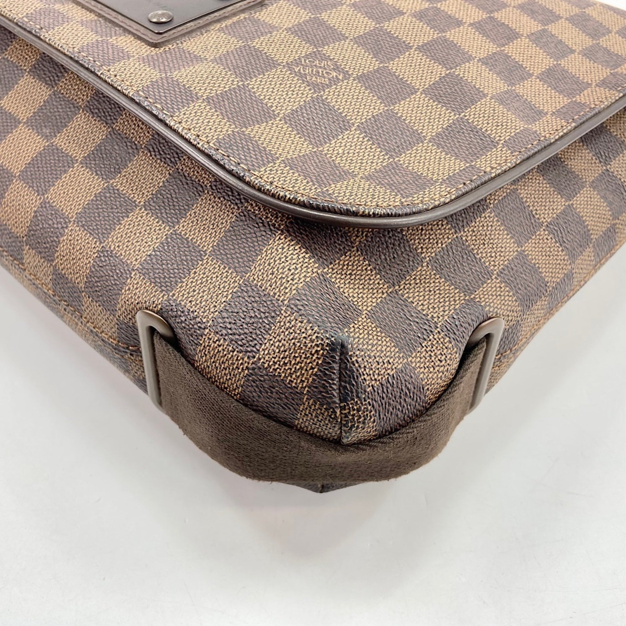 Louis Vuitton Brown Shoulder Bag (Pre-Owned)