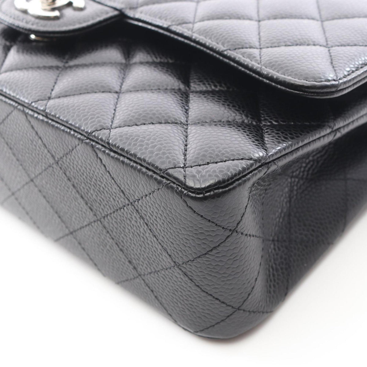 Chanel Matelasse Black Grained Calfskin Shoulder Bag (Pre-Owned)