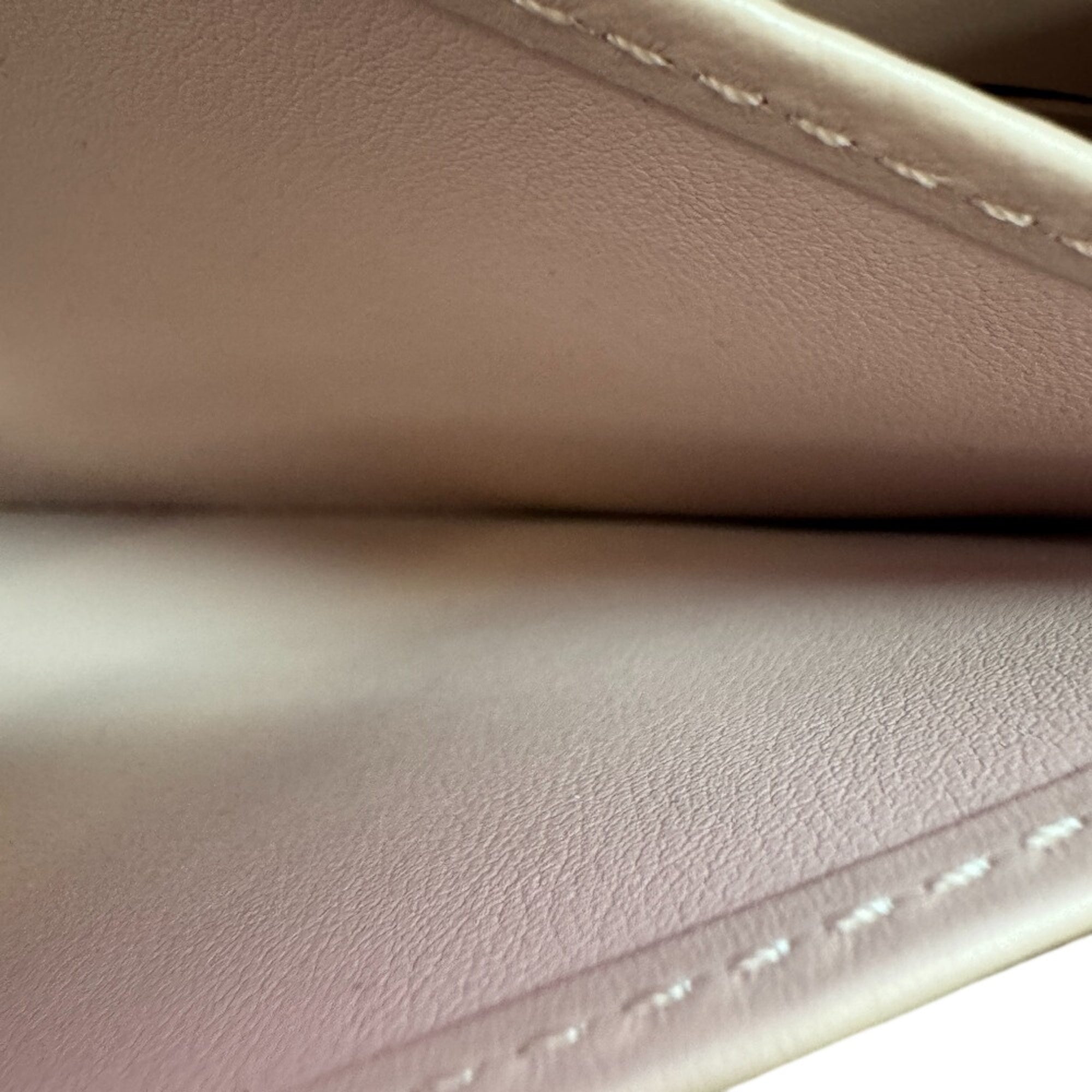 Louis Vuitton Pink Leather (Pre-Owned)