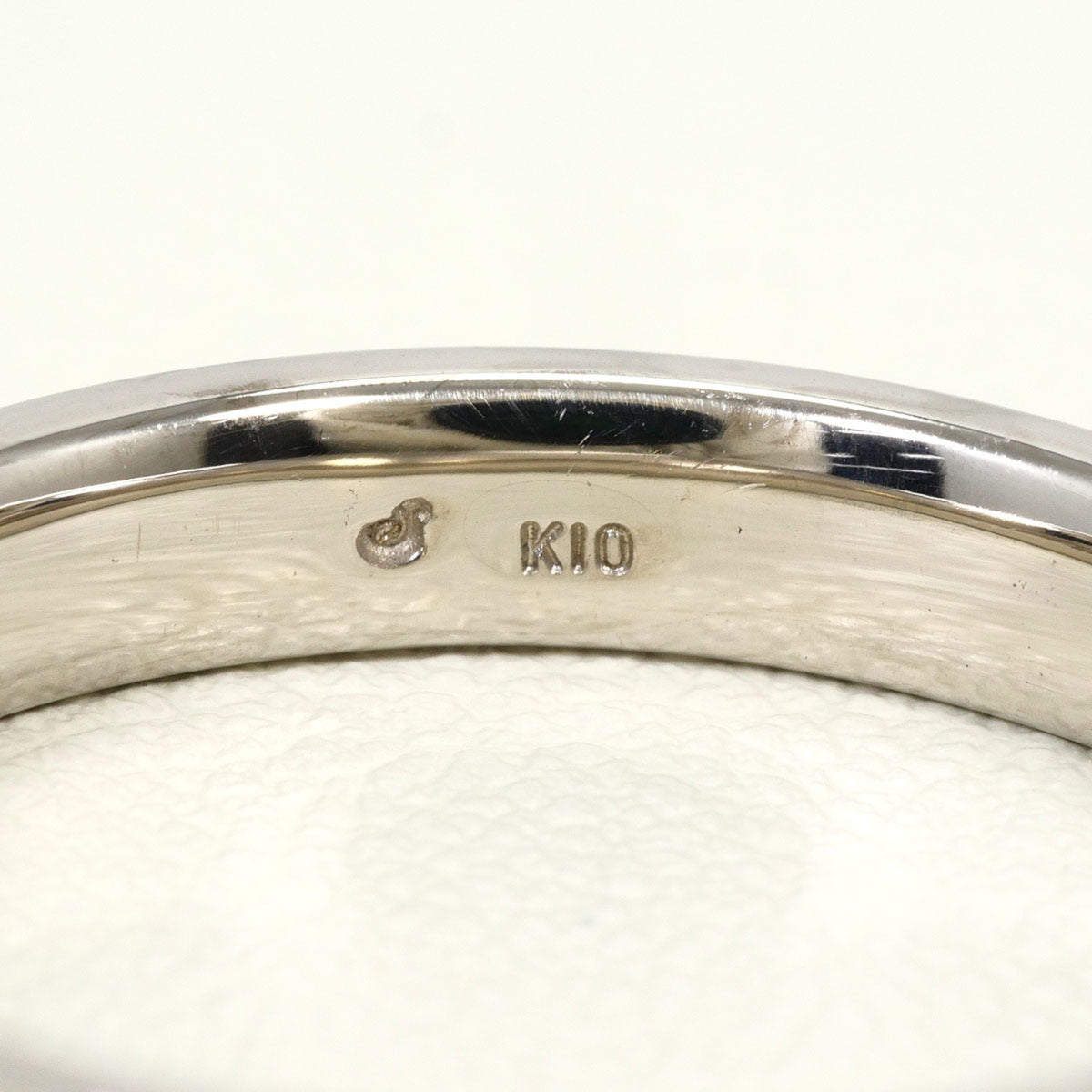 Unbranded White Gold White Gold (10K) Band Ring (Pre-Owned)