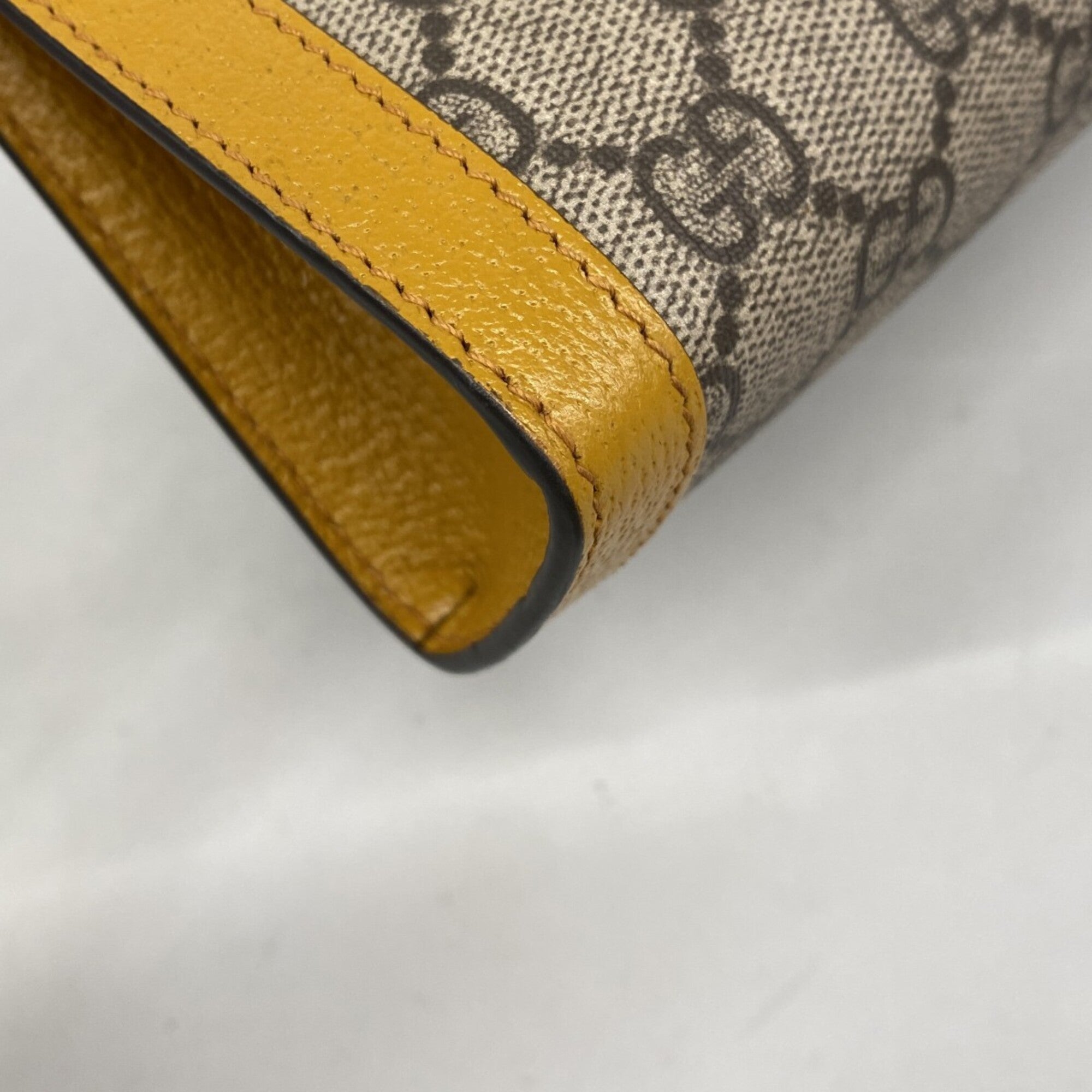 Gucci Brown Pvc Clutch Bag (Pre-Owned)