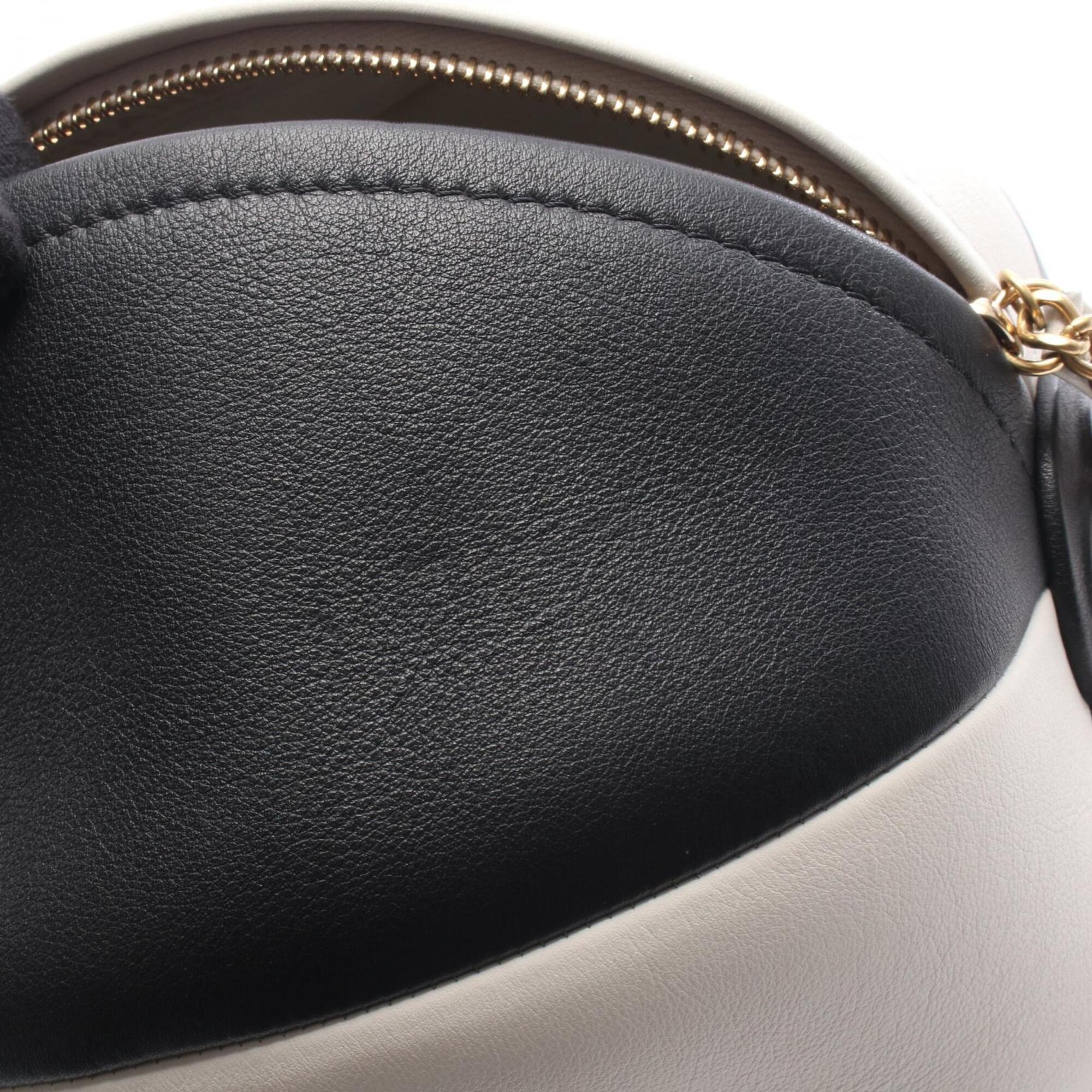 Chanel Black White Leather Handbag Shoulder Bag (Pre-Owned)
