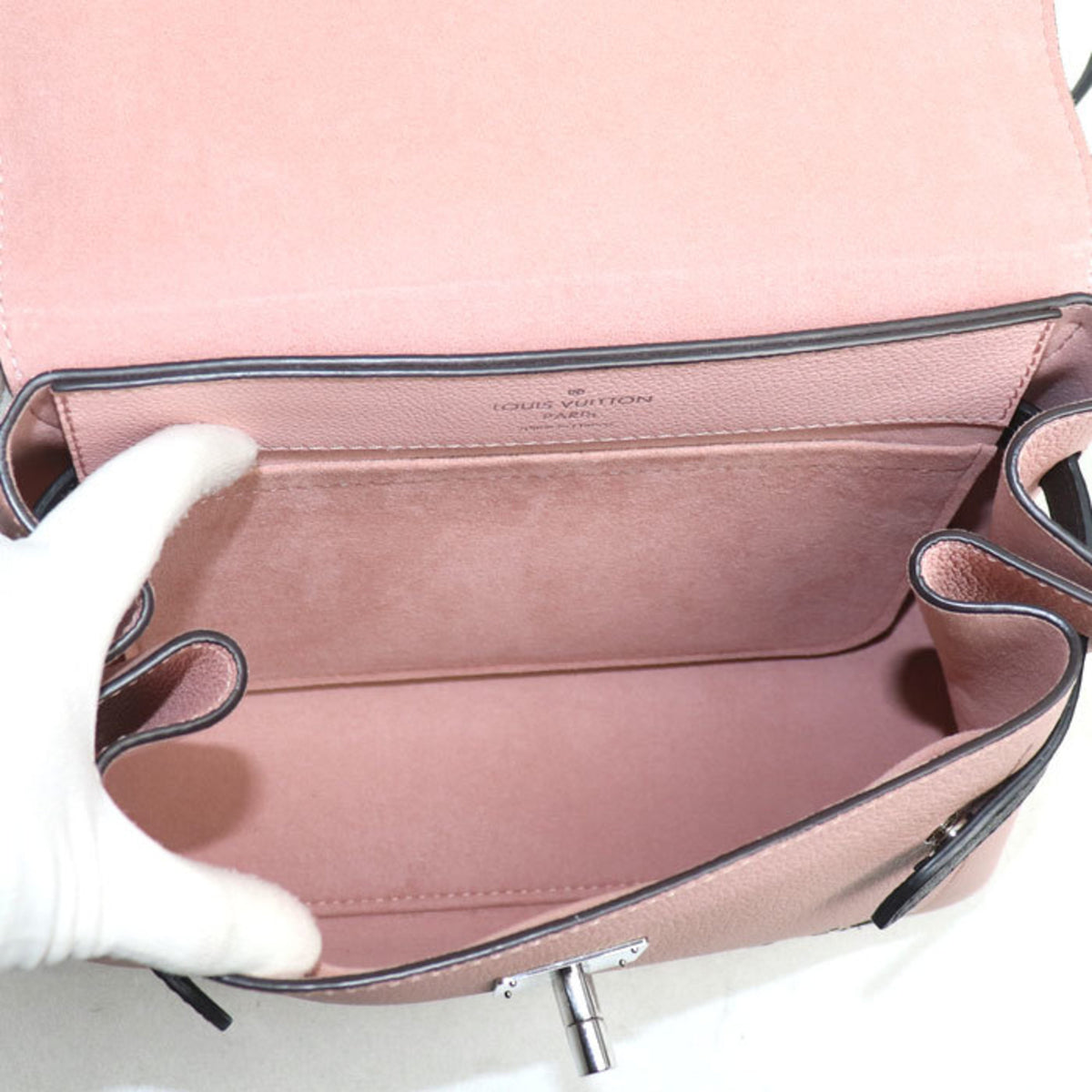 Louis Vuitton Multi-Color Pink Leather Shoulder Bag (Pre-Owned)