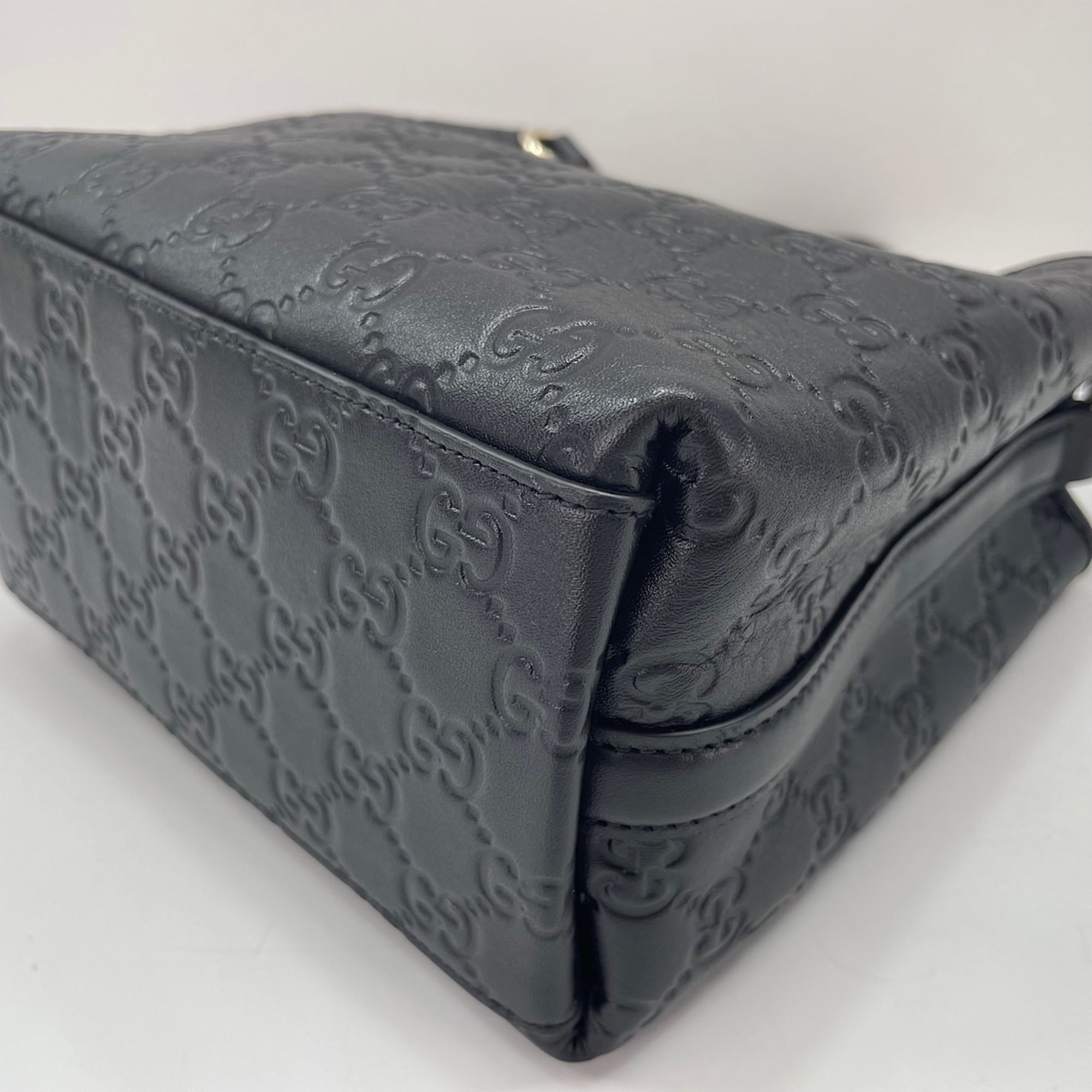 Gucci Black Shoulder Bag (Pre-Owned)