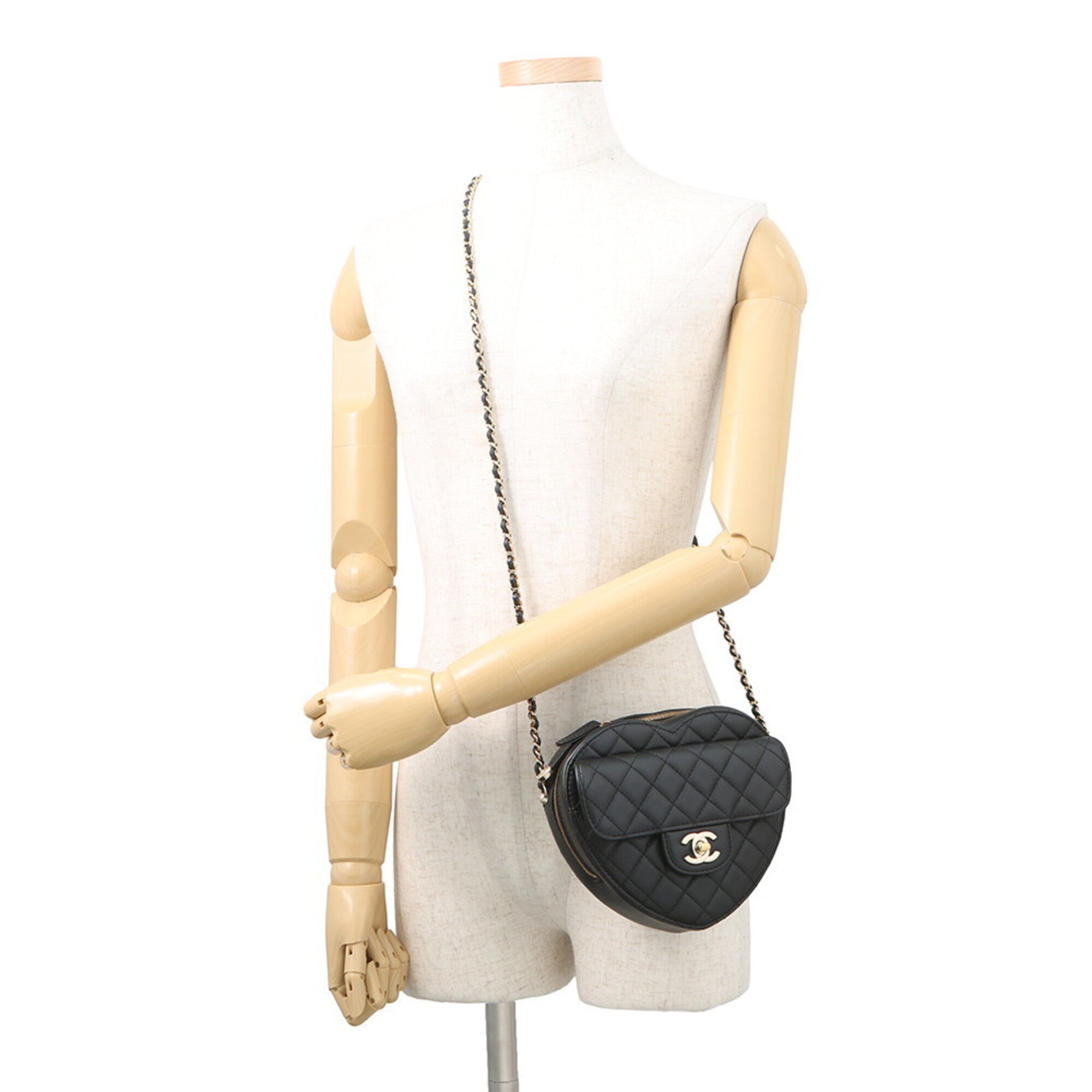 Chanel Black Leather Handbag Shoulder Bag (Pre-Owned)
