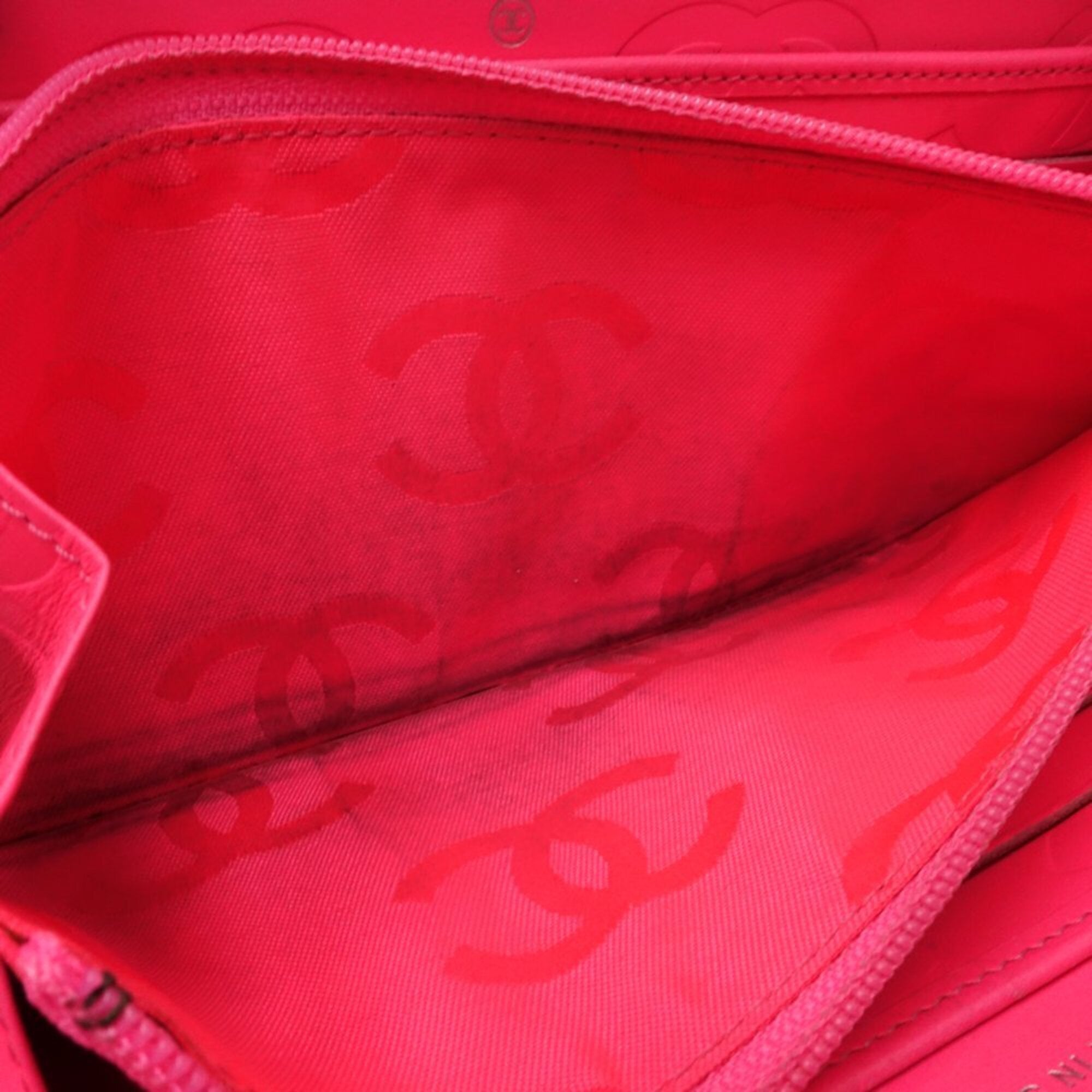 Chanel Black Leather Long Wallet (Bi-Fold) (Pre-Owned)