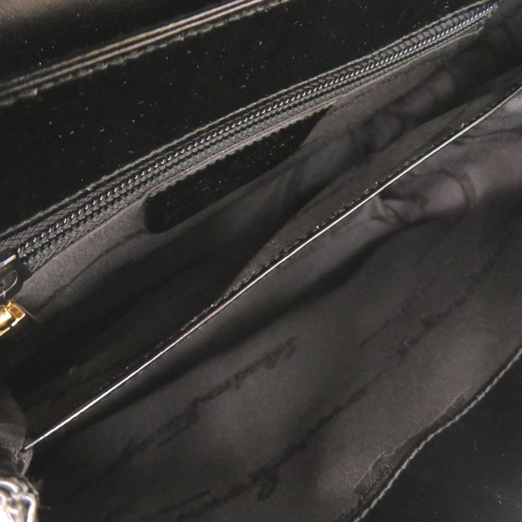 Salvatore Ferragamo Black Leather Handbag (Pre-Owned)