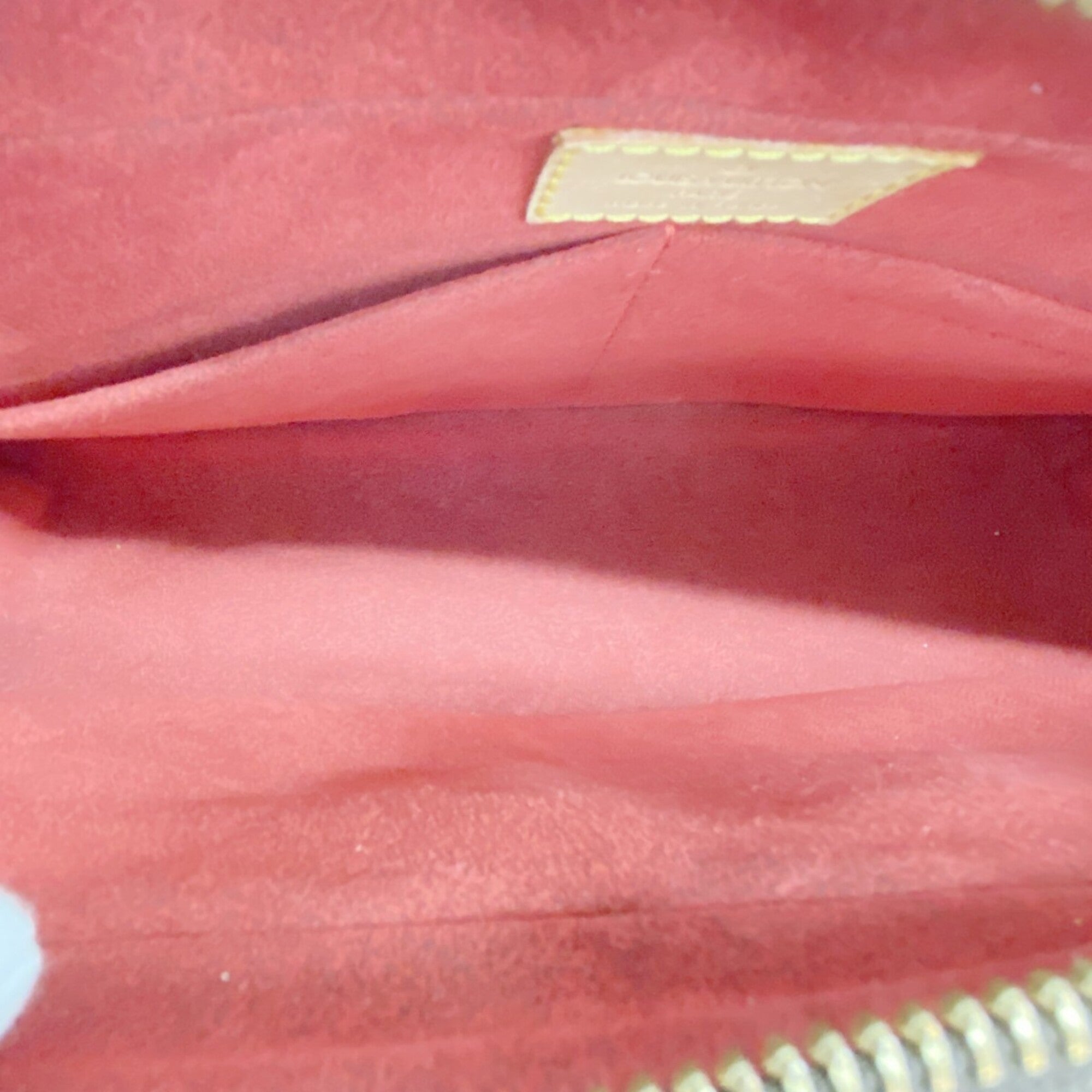 Louis Vuitton Brown Shoulder Bag (Pre-Owned)