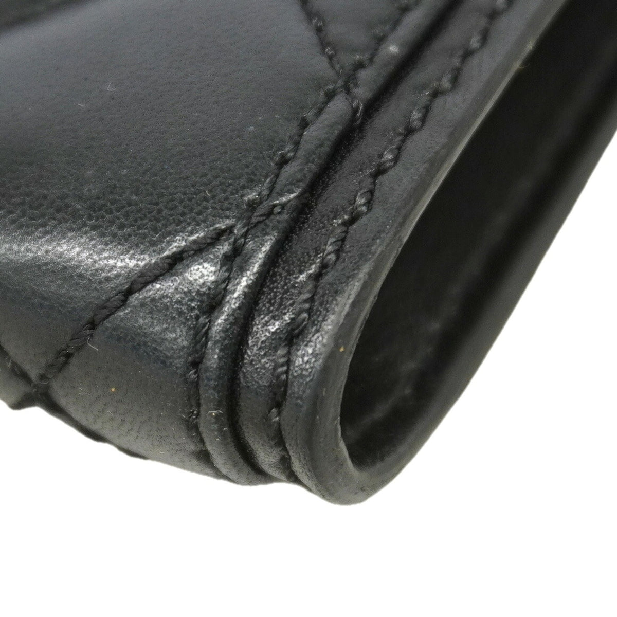 Chanel Black Leather Shoulder Bag (Pre-Owned)