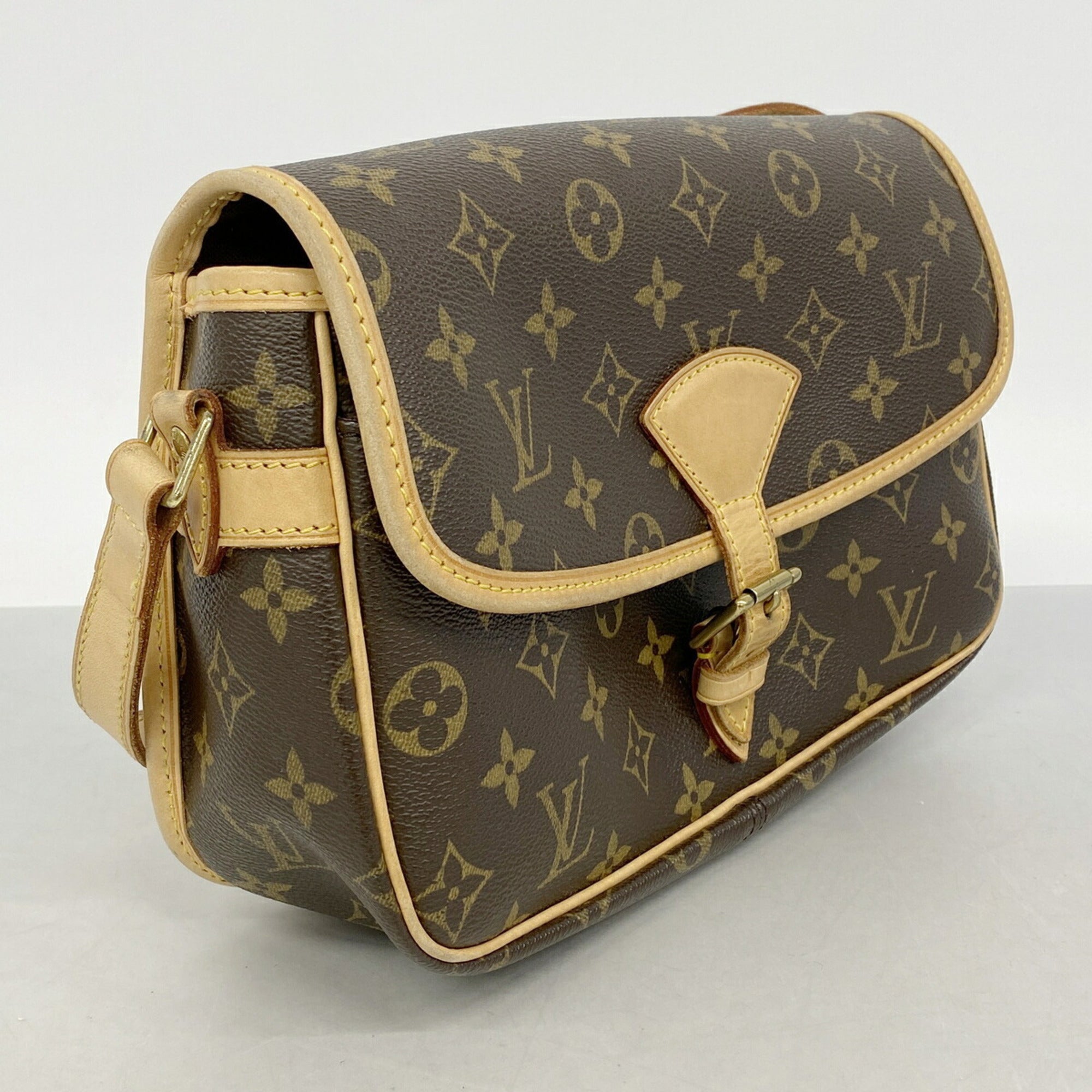 Louis Vuitton Brown Shoulder Bag (Pre-Owned)