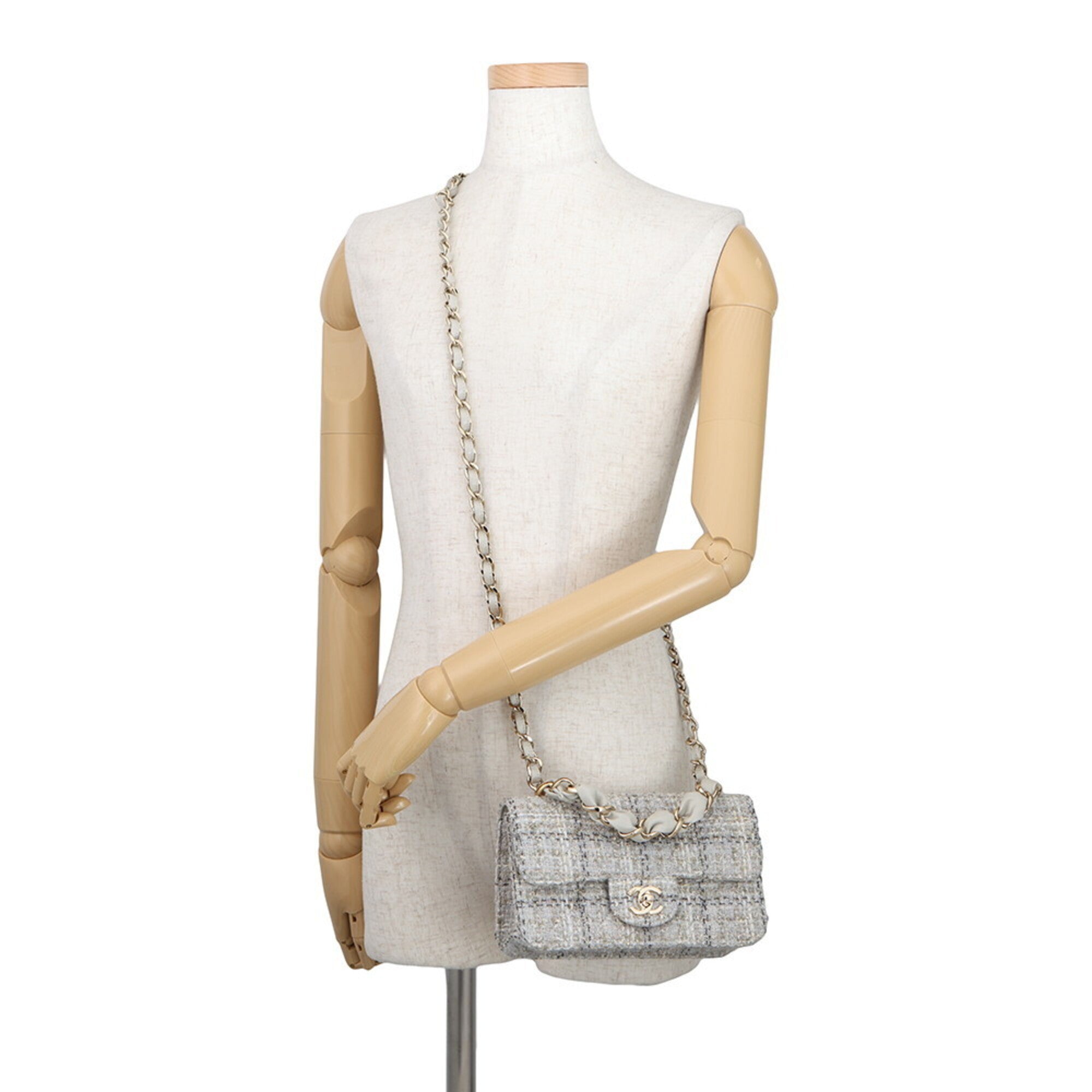 Chanel Gray Tweed Handbag Shoulder Bag (Pre-Owned)