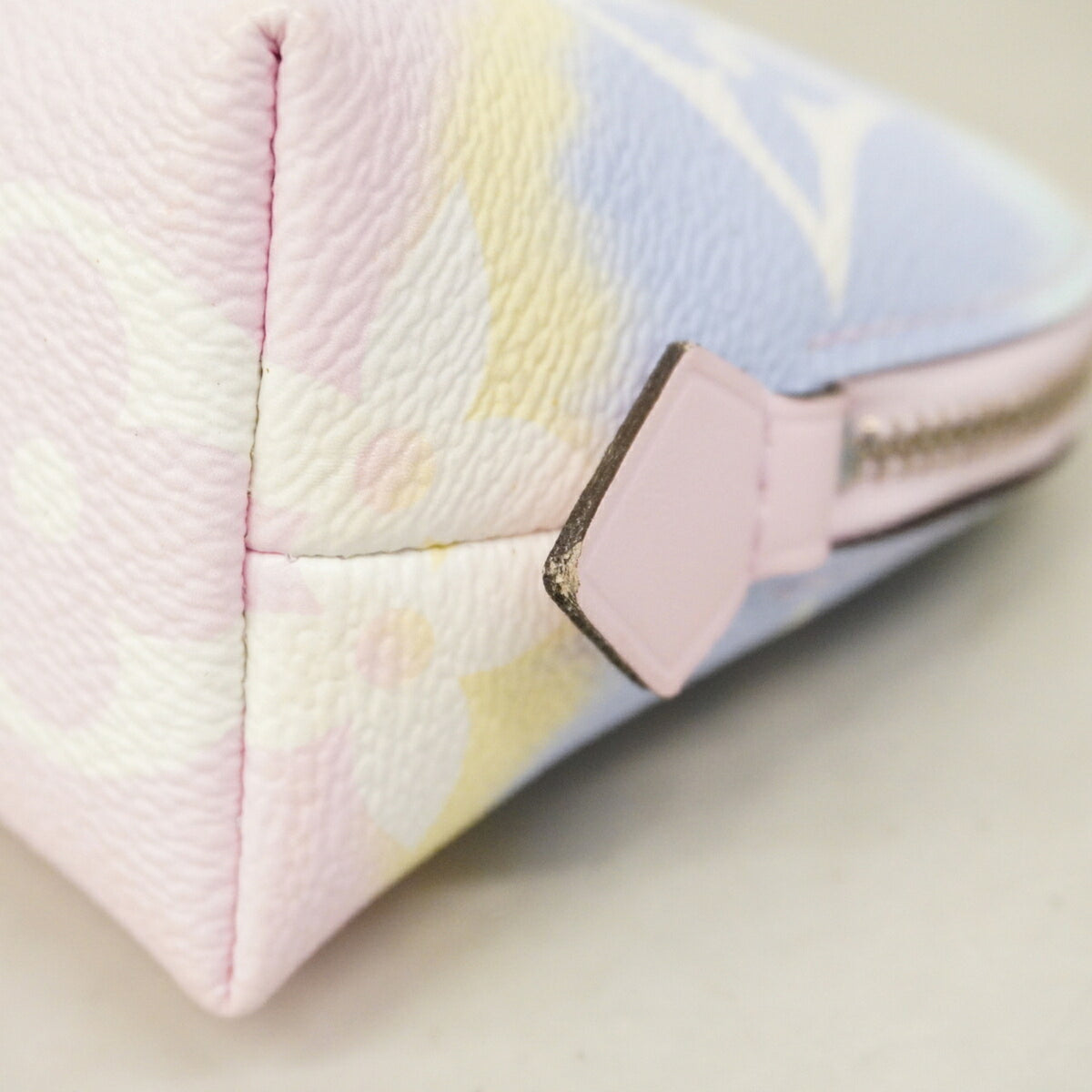 Louis Vuitton Multi-Color Pouch (Pre-Owned)