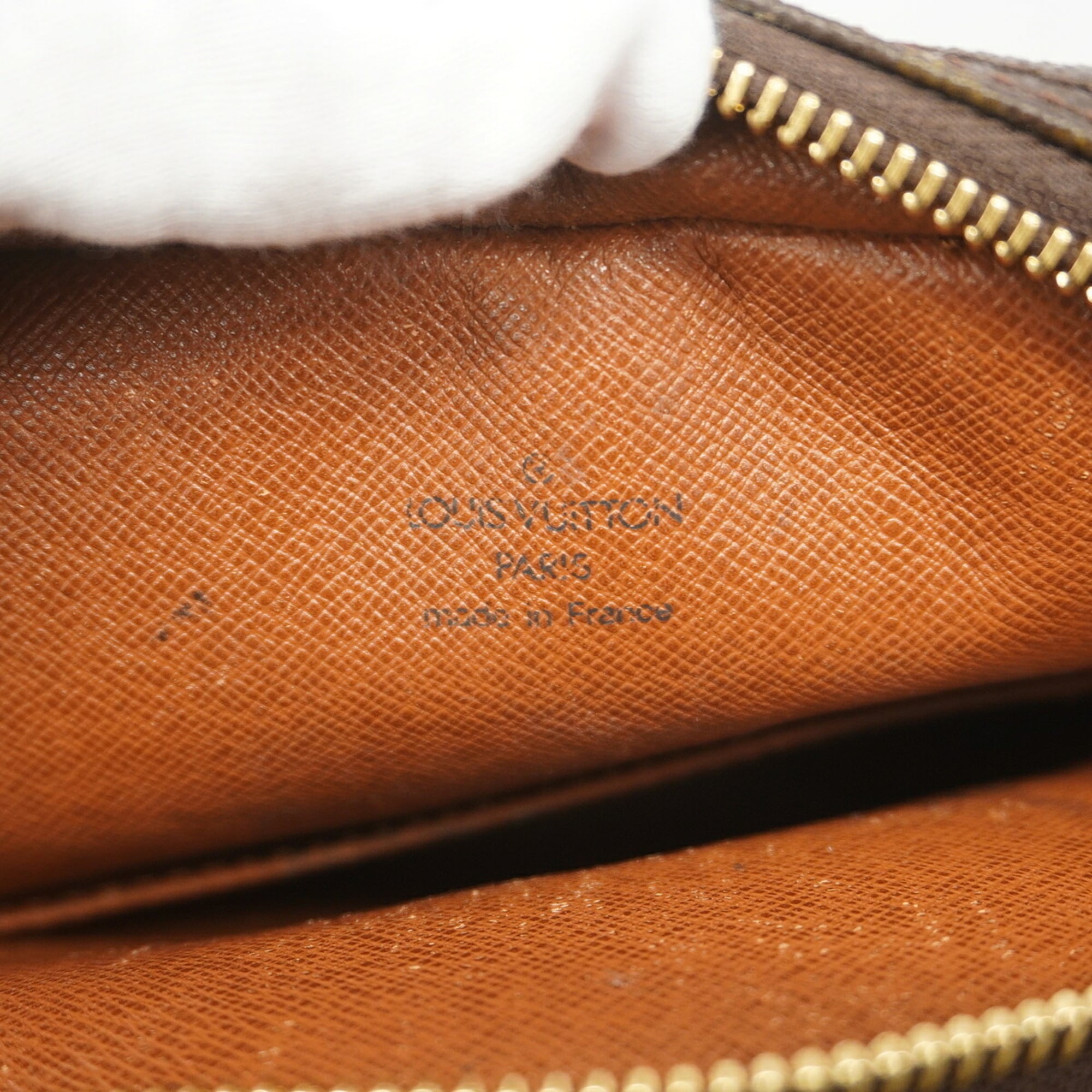 Louis Vuitton Brown Shoulder Bag (Pre-Owned)
