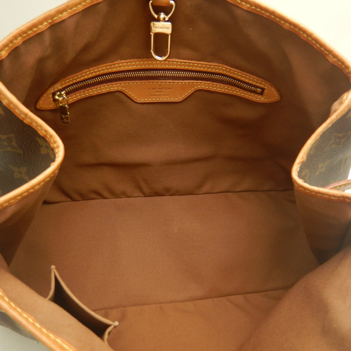 Louis Vuitton Brown Monogram Monogram Shoulder Bag (Pre-Owned)