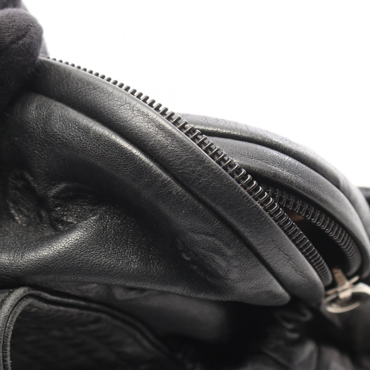 Chanel Black Leather Handbag (Pre-Owned)