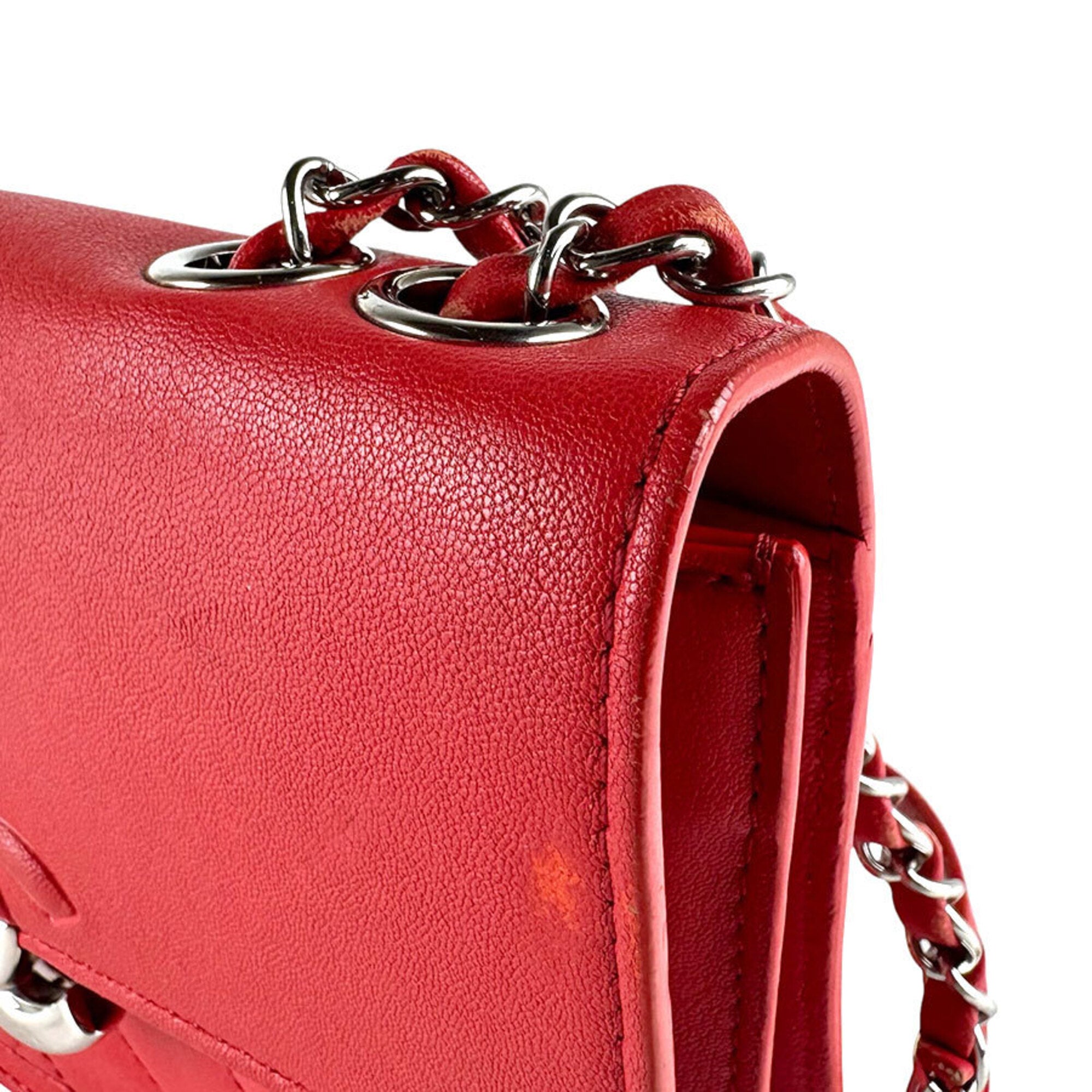 Chanel Red Color Leather Shoulder Bag (Pre-Owned)