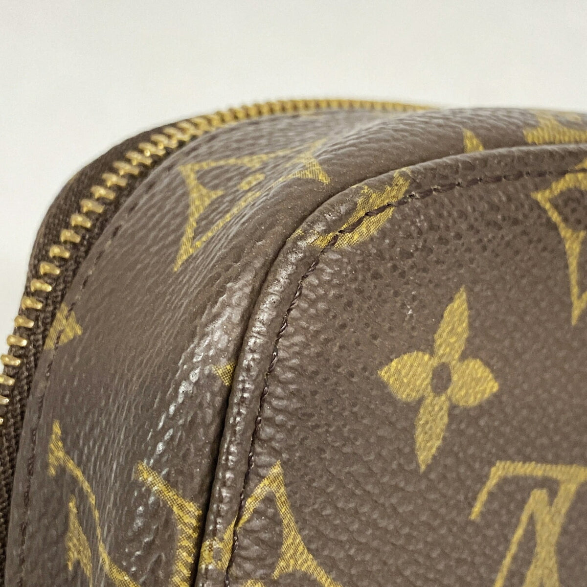 Louis Vuitton Brown (Pre-Owned)