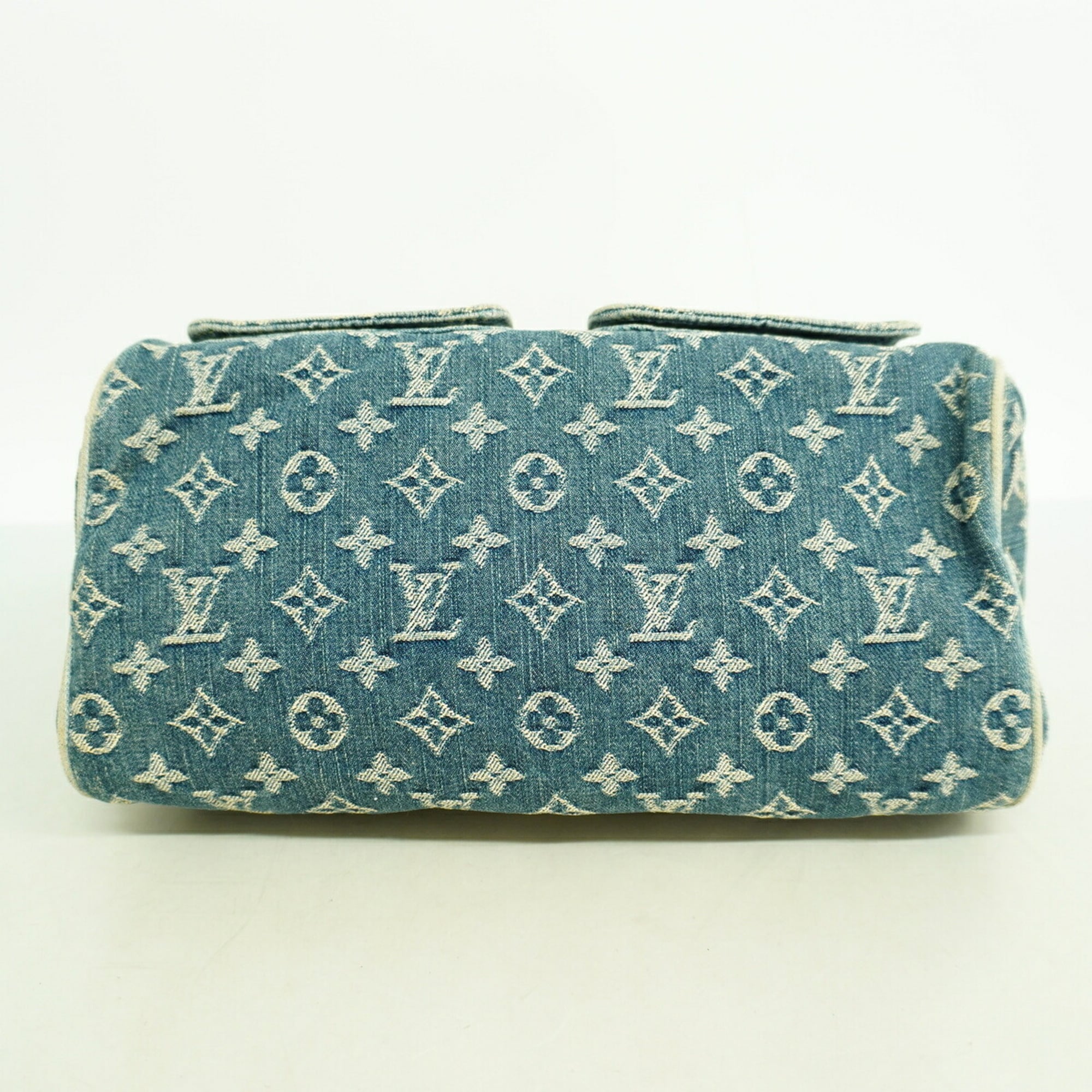 Louis Vuitton Blue Handbag (Pre-Owned)