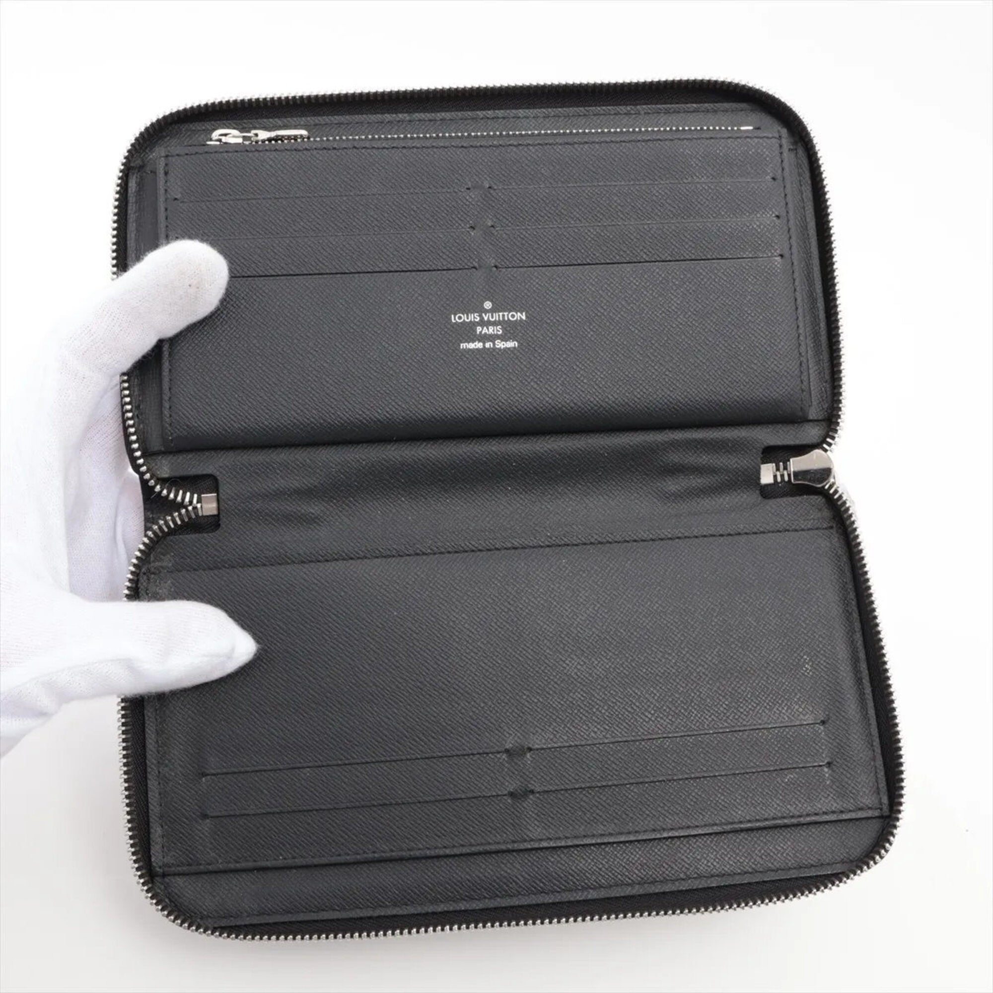 Louis Vuitton Noir Leather Long Wallet (Bi-Fold) (Pre-Owned)