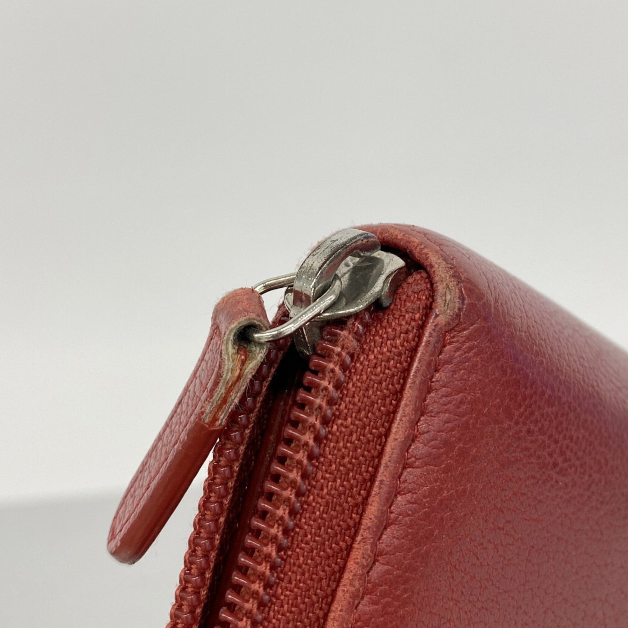 Chanel Red Color Leather Long Wallet (Bi-Fold) (Pre-Owned)