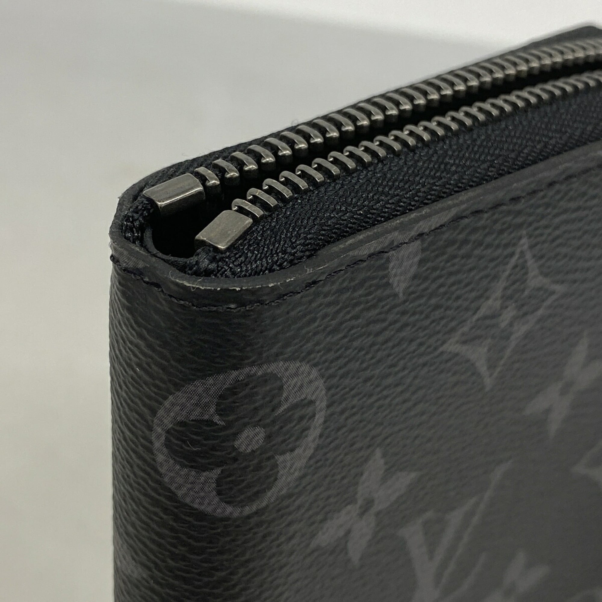 Louis Vuitton Black Long Wallet (Bi-Fold) (Pre-Owned)