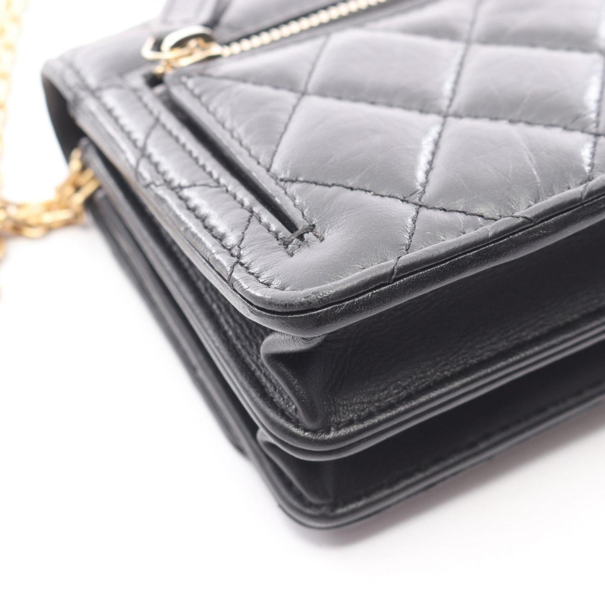 Chanel Black Leather Shoulder Bag (Pre-Owned)