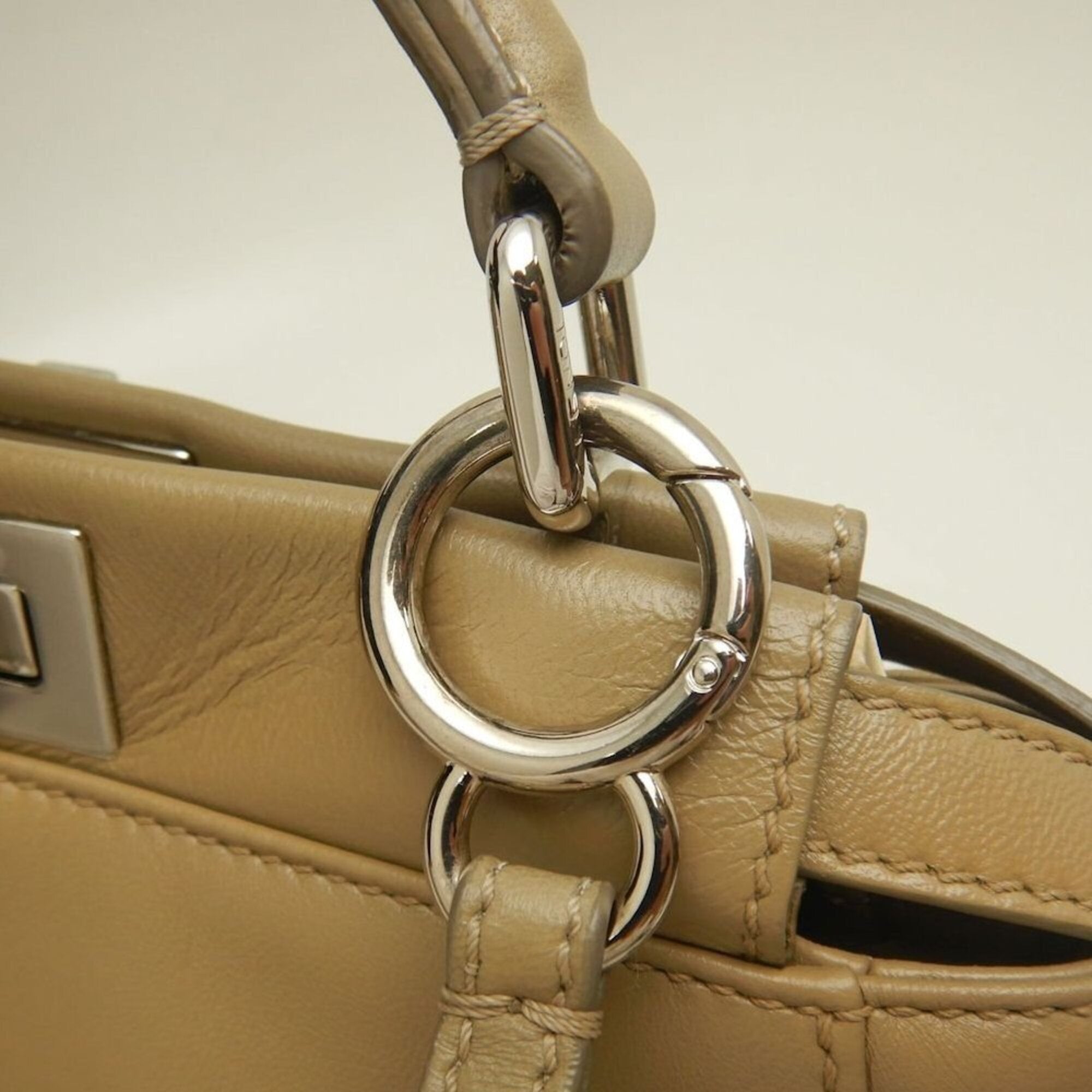Fendi Beige Leather Handbag (Pre-Owned)