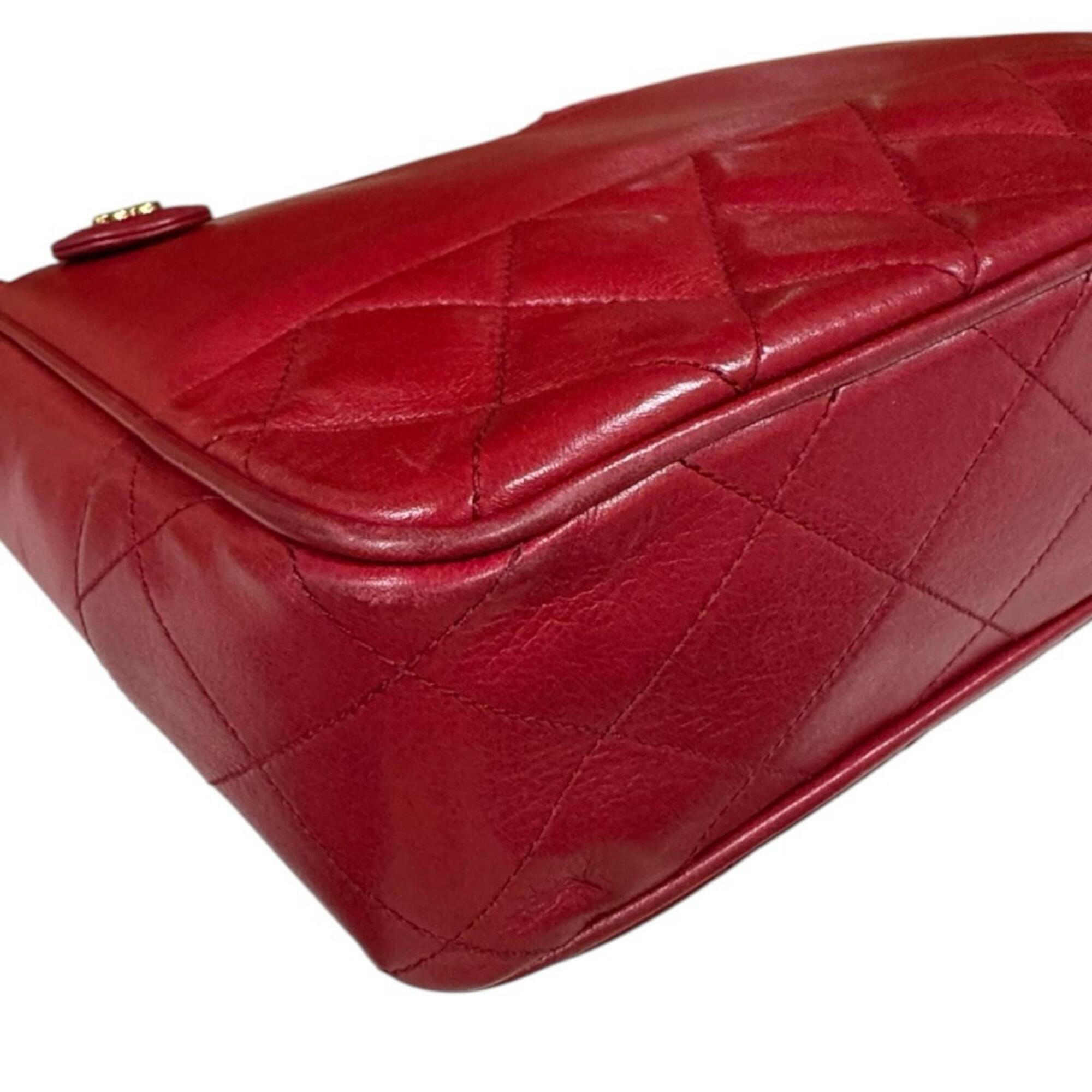 Chanel Red Color Leather Shoulder Bag (Pre-Owned)