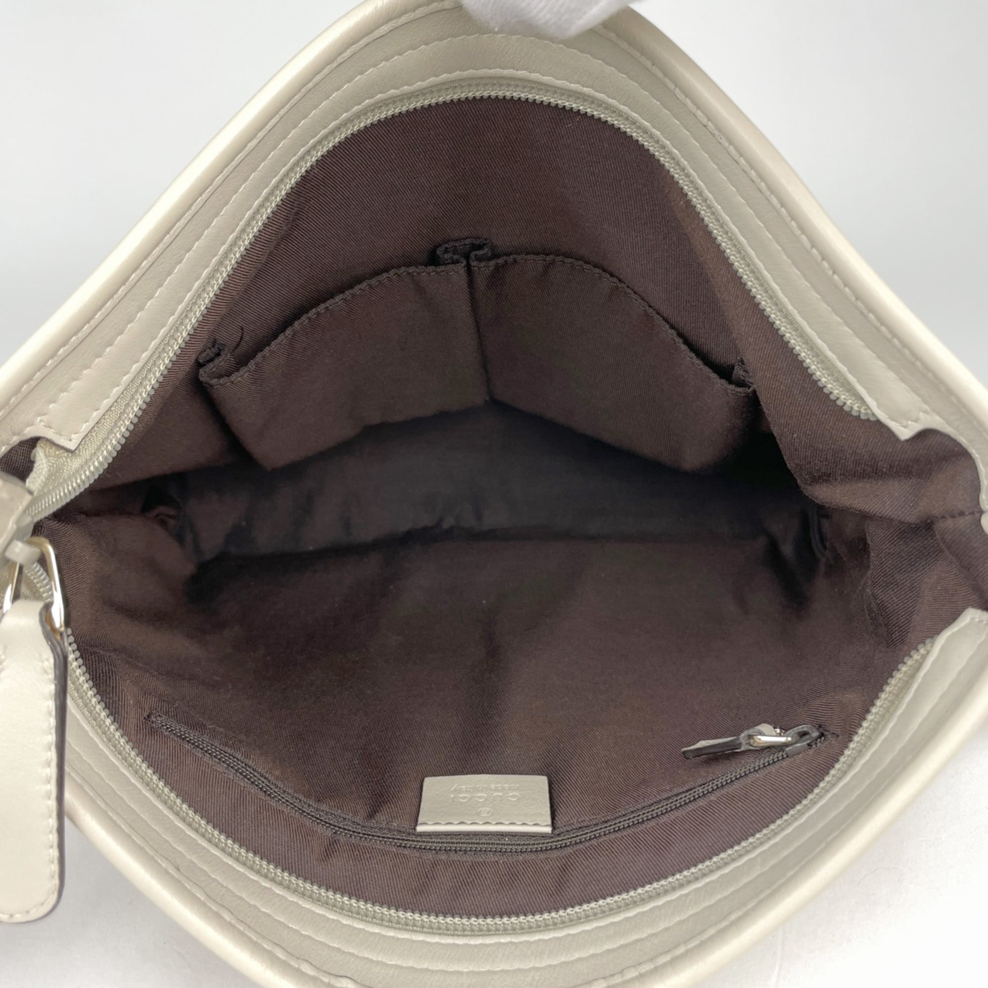 Gucci Beige Ivory Gg Canvas Leather Shoulder Bag (Pre-Owned)