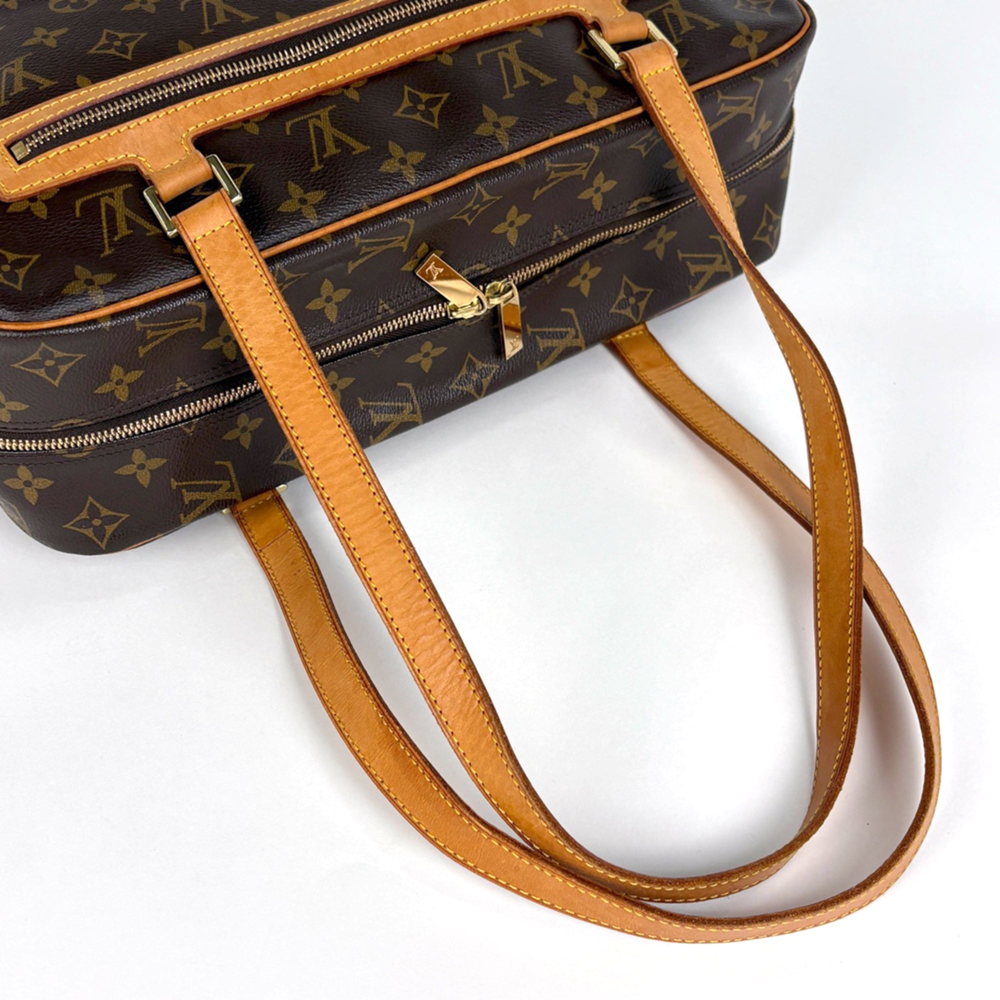 Louis Vuitton Brown Monogram Shoulder Bag (Pre-Owned)