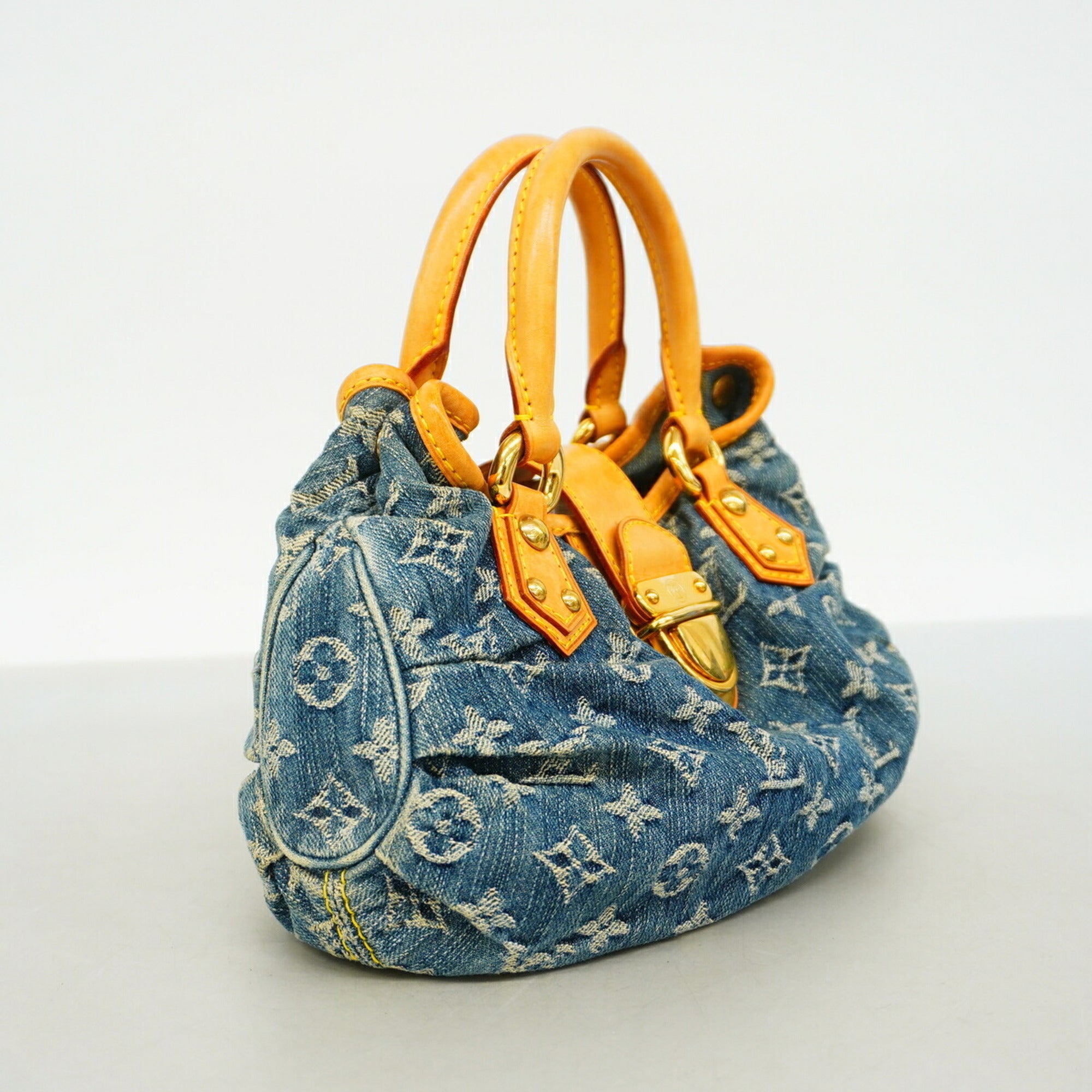 Louis Vuitton Blue Handbag (Pre-Owned)
